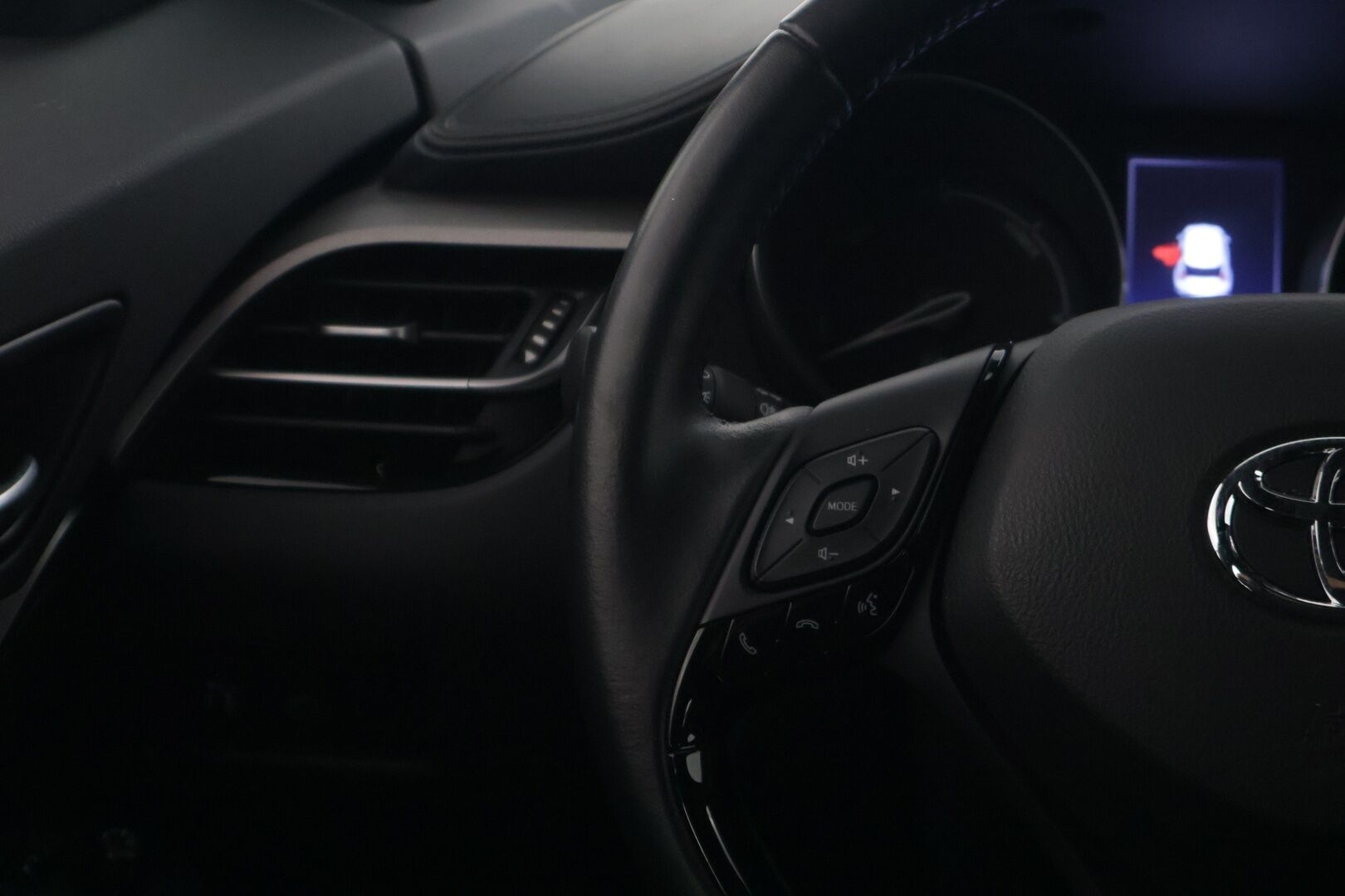 Toyota C-HR 2023 1,8 Hybrid Active Edition * Adapt vakionopeudensäädin / Peruutuskamera / Merkkihuolttu!* - Todella siisti ja hyvin pidetty suomi-auto 1om. / merkkihuollettu / 