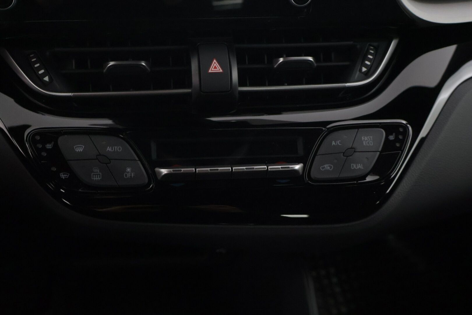 Toyota C-HR 2023 1,8 Hybrid Active Edition * Adapt vakionopeudensäädin / Peruutuskamera / Merkkihuolttu!* - Todella siisti ja hyvin pidetty suomi-auto 1om. / merkkihuollettu / 