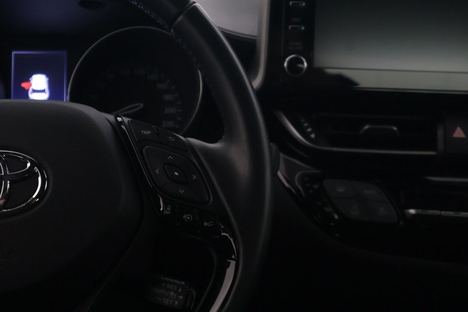 Toyota C-HR 2023 1,8 Hybrid Active Edition * Juuri tullut! * - * Juuri tullut, siisti 1om. merkkihuollettu Suomi-Auto *