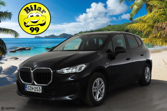 BMW 225 2023