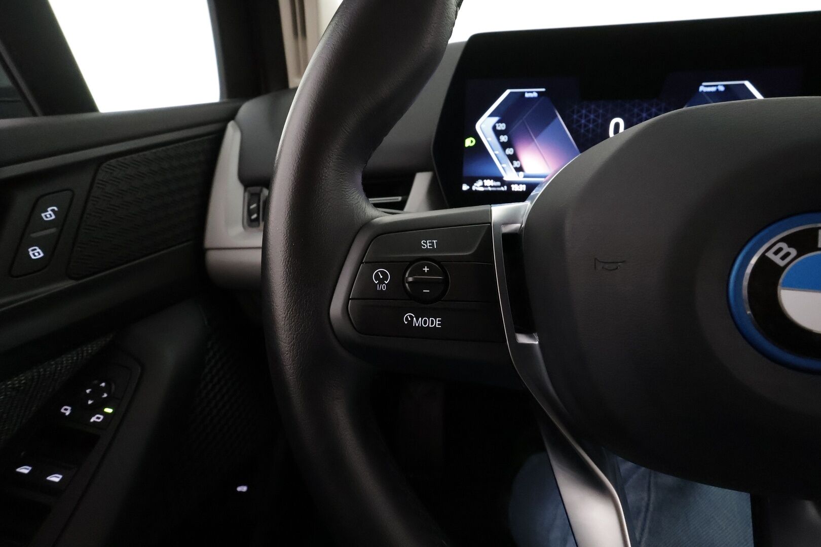 BMW 225 2023 U06 Active Tourer 225e xDrive Charged Edition * Vakkari / P.kamera / LED / Navi / Kaistavahti / Sähköluukku * - 1.Om Suomi-auto / Akku kuntotarkastettu SoH 95,9% / Kahdet renkaat aluvanteilla / Merkkihuollettu - HULLUT AVAJAISHULINAT KORKOTARJOUS 3,29 %