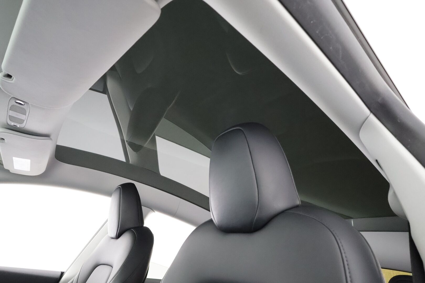 Tesla Model Y 2023 Long Range * Koukku / ILP / Lasikatto / Matrix LED / P.kamera / Premium Audio / Ratinlämmitin * - 1.Om Suomi-auto / Kahdet renkaat aluvanteilla