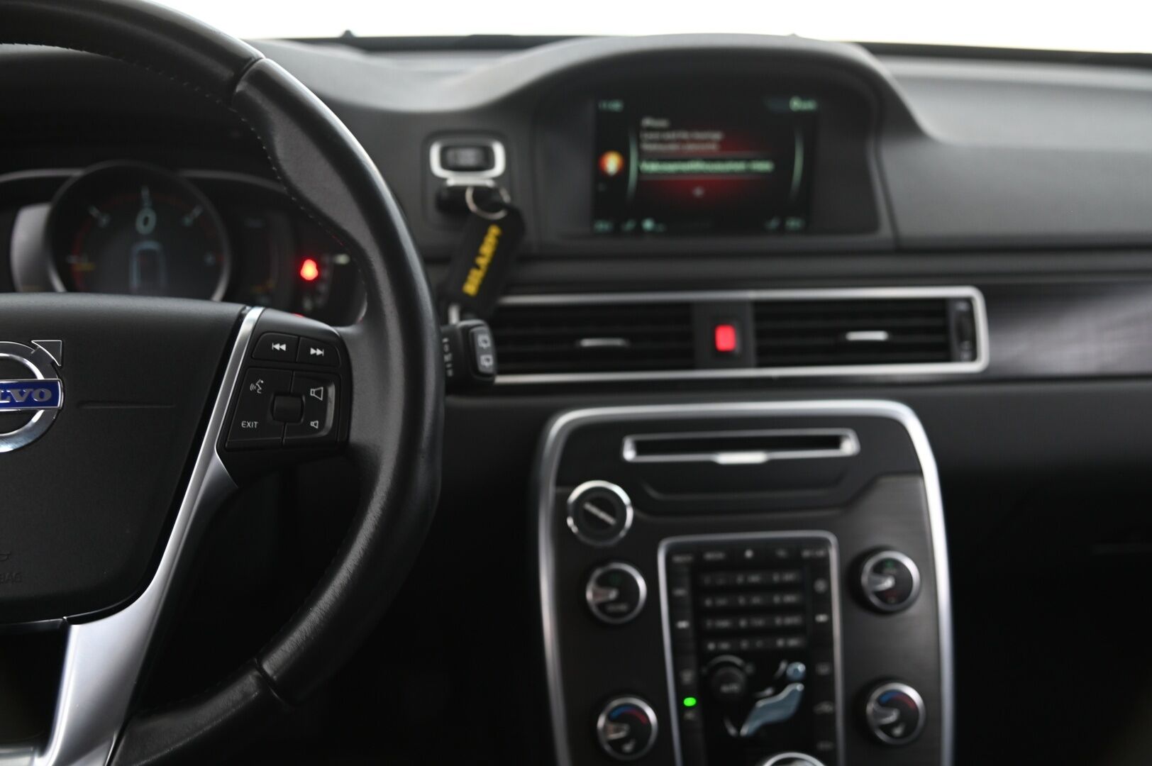 Volvo V70 2016 V70 Farmari (AC) 4ov 1969cm3 A - MYYDÄÄN HUUTOKAUPAT.COM