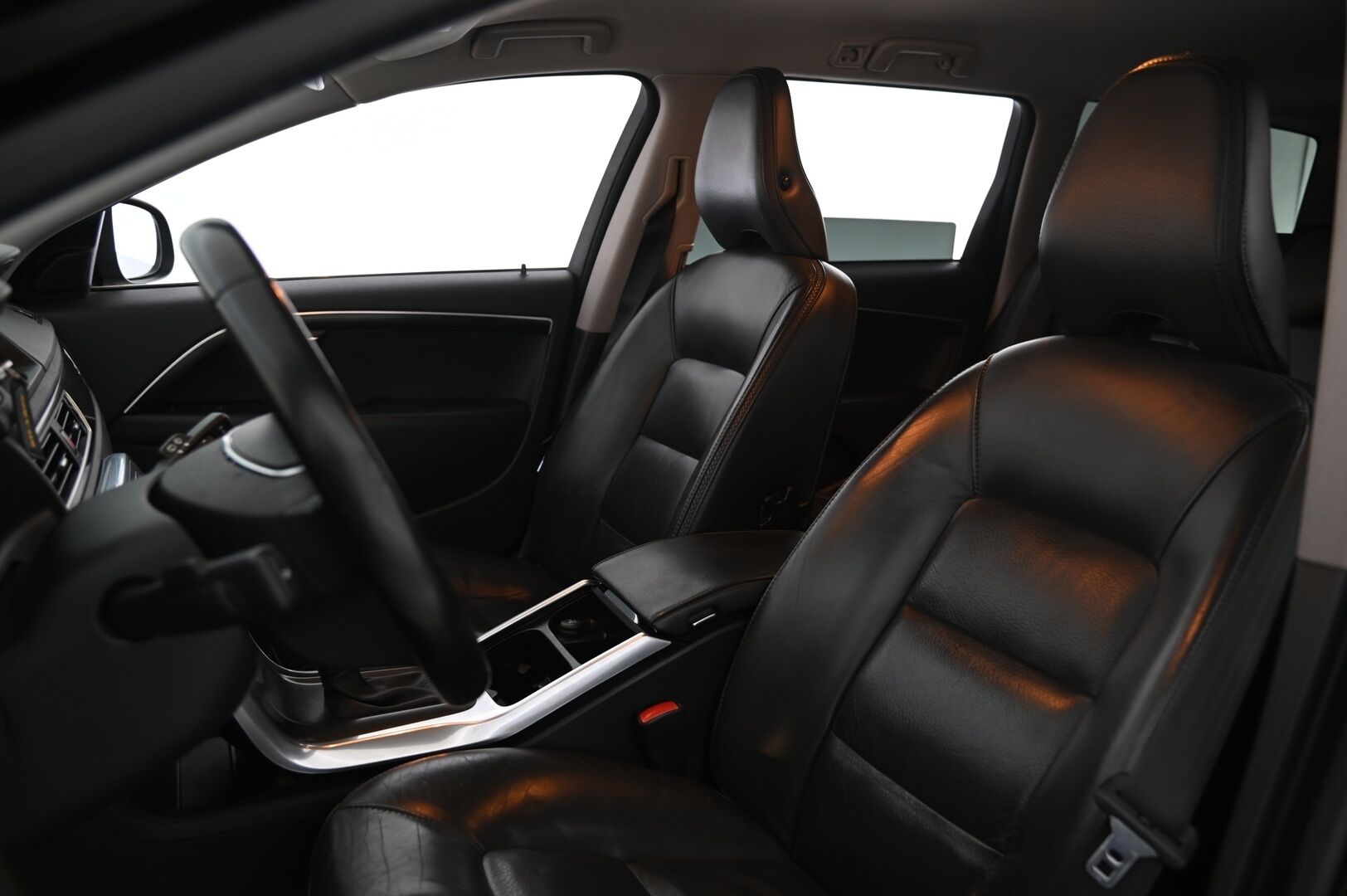 Volvo V70 2016 V70 Farmari (AC) 4ov 1969cm3 A - MYYDÄÄN HUUTOKAUPAT.COM