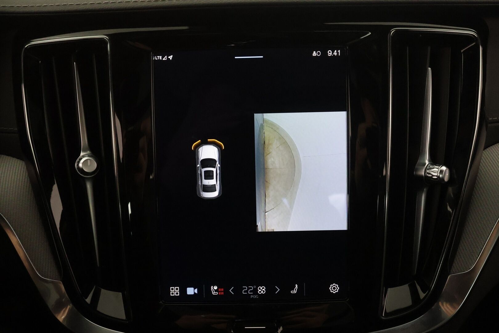 Volvo S60 2023 T8 AWD Long Range High Performance Ultimate Dark aut * ACC / 360° / Muistipenkit / Full LED / Panorama / H&K / Koukku * - HUD / Keyless / 1.Om Suomi-auto / Kahdet renkaat aluvanteilla / Merkkihuollettu / Supervarusteet