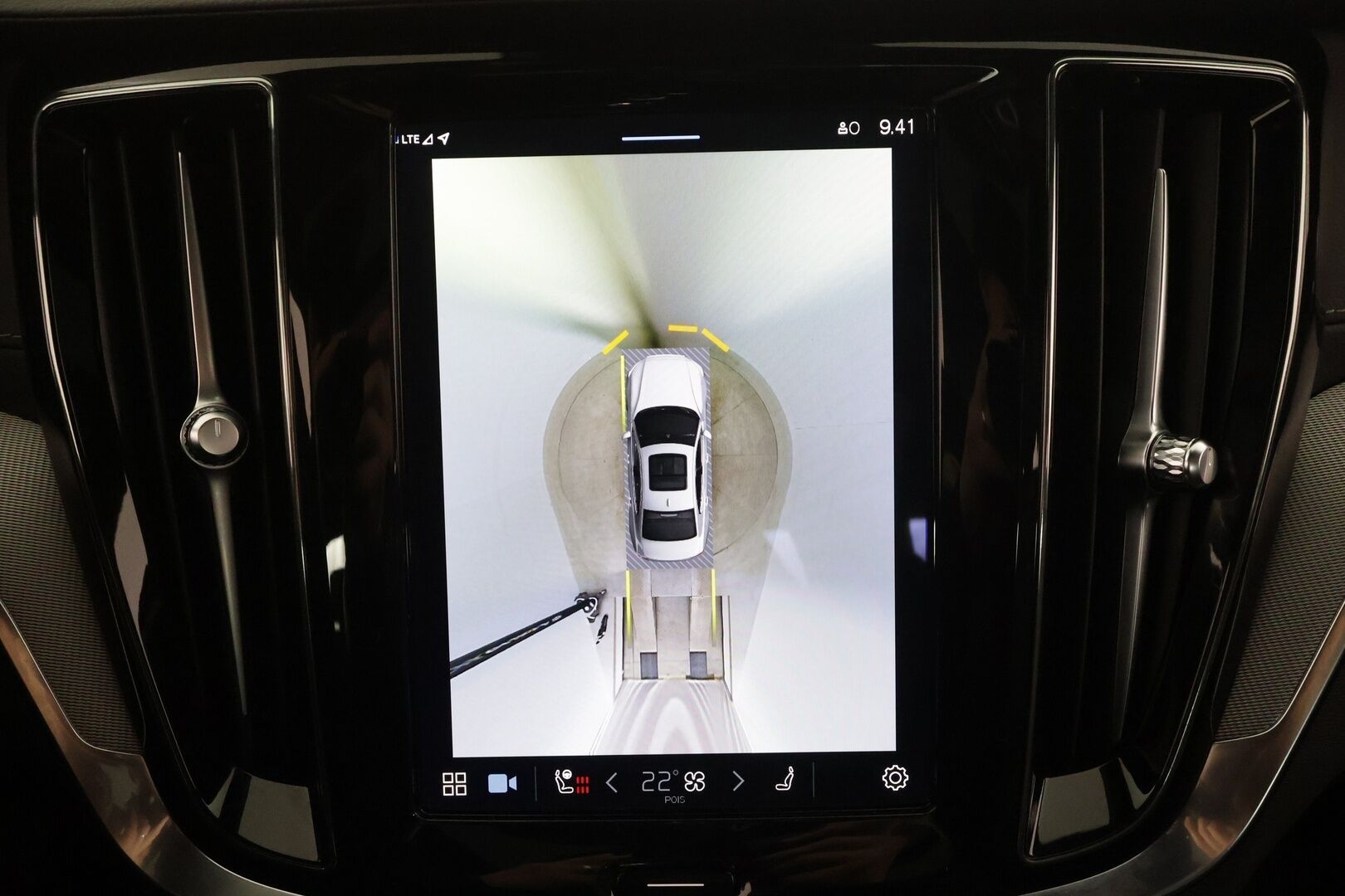 Volvo S60 2023 T8 AWD Long Range High Performance Ultimate Dark aut * ACC / 360° / Muistipenkit / Full LED / Panorama / H&K / Koukku * - HUD / Keyless / 1.Om Suomi-auto / Kahdet renkaat aluvanteilla / Merkkihuollettu / Supervarusteet