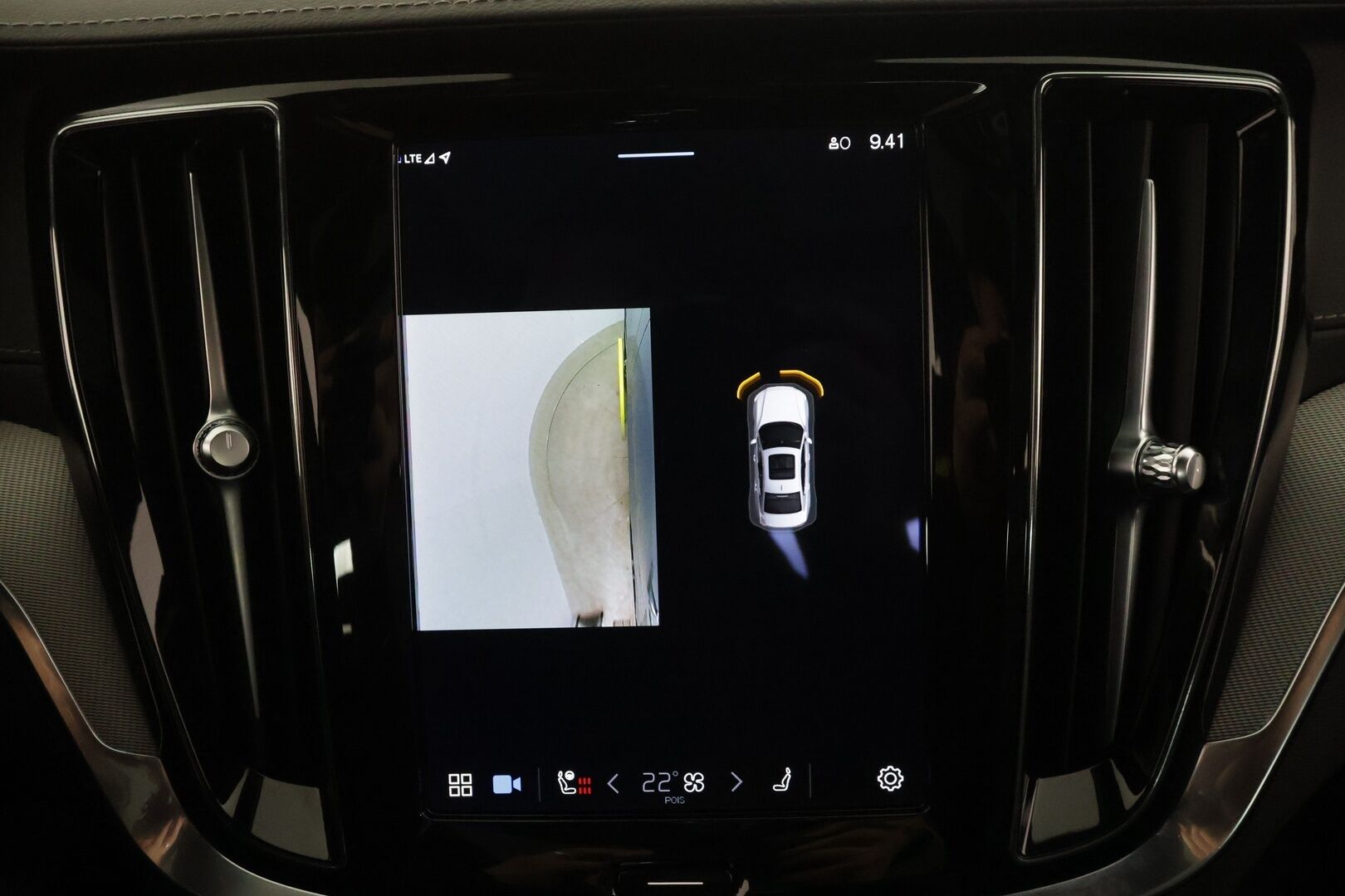 Volvo S60 2023 T8 AWD Long Range High Performance Ultimate Dark aut * ACC / 360° / Muistipenkit / Full LED / Panorama / H&K / Koukku * - HUD / Keyless / 1.Om Suomi-auto / Akku kuntotarkastettu SoH 98,1% / Kahdet renkaat aluvanteilla / Merkkihuollettu / Supervarusteet