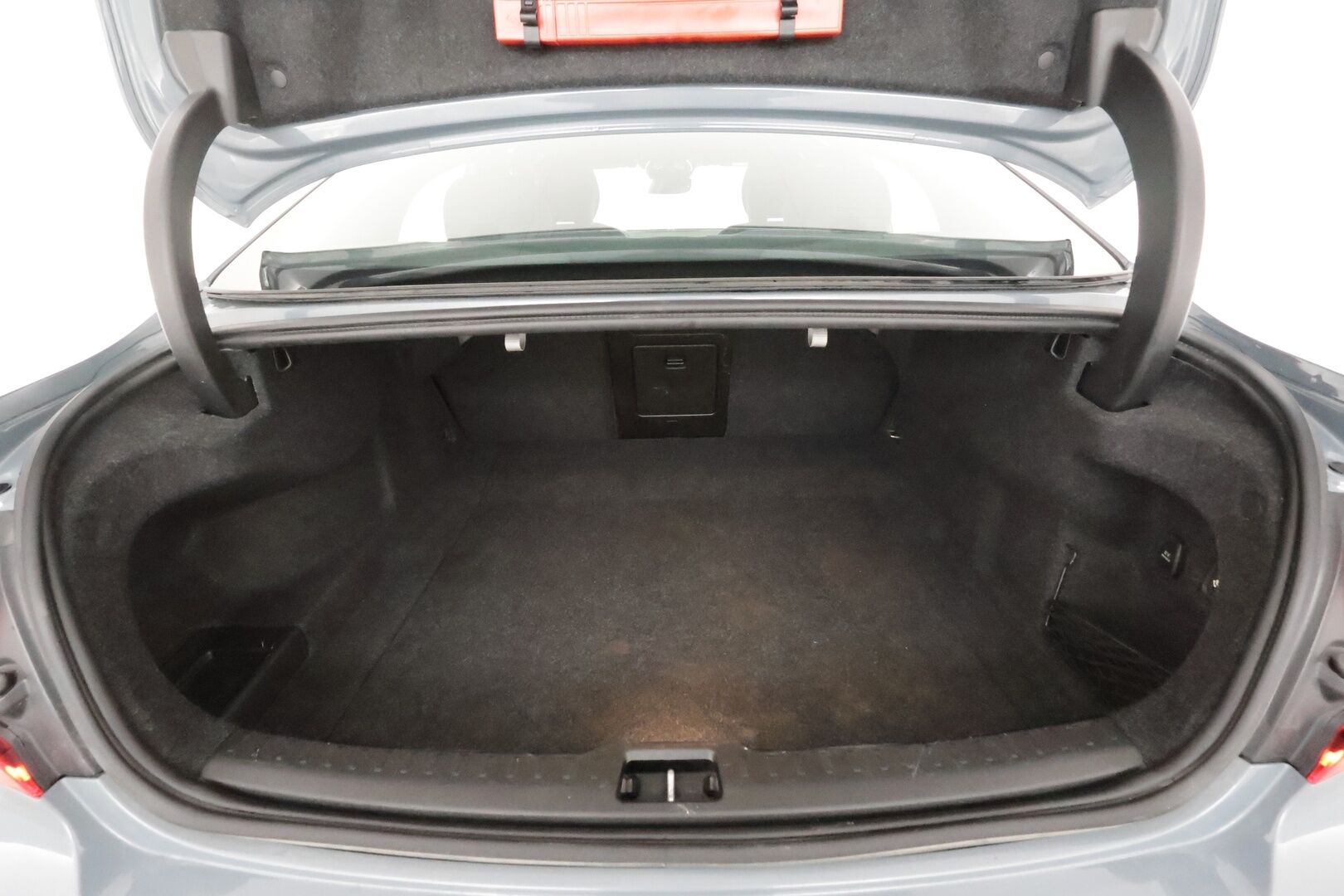 Volvo S60 2023 T8 AWD Long Range High Performance Ultimate Dark aut * ACC / 360° / Muistipenkit / Full LED / Panorama / H&K / Koukku * - HUD / Keyless / 1.Om Suomi-auto / Kahdet renkaat aluvanteilla / Merkkihuollettu / Supervarusteet