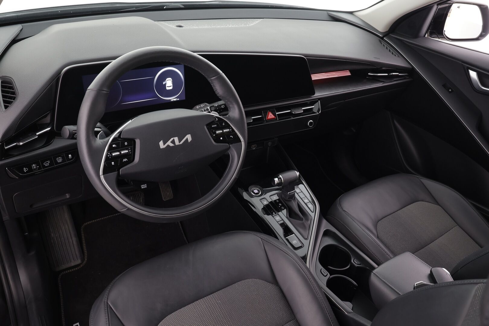 Kia Niro 2023 1,6 GDI Hybrid EX DCT Premium * ACC / P.kamera / LED / Navi / Sähköpenkki / KeylessGo / Sähköluukku * - 1.Om Suomi-auto / Kahdet renkaat aluvanteilla / Merkkihuollettu