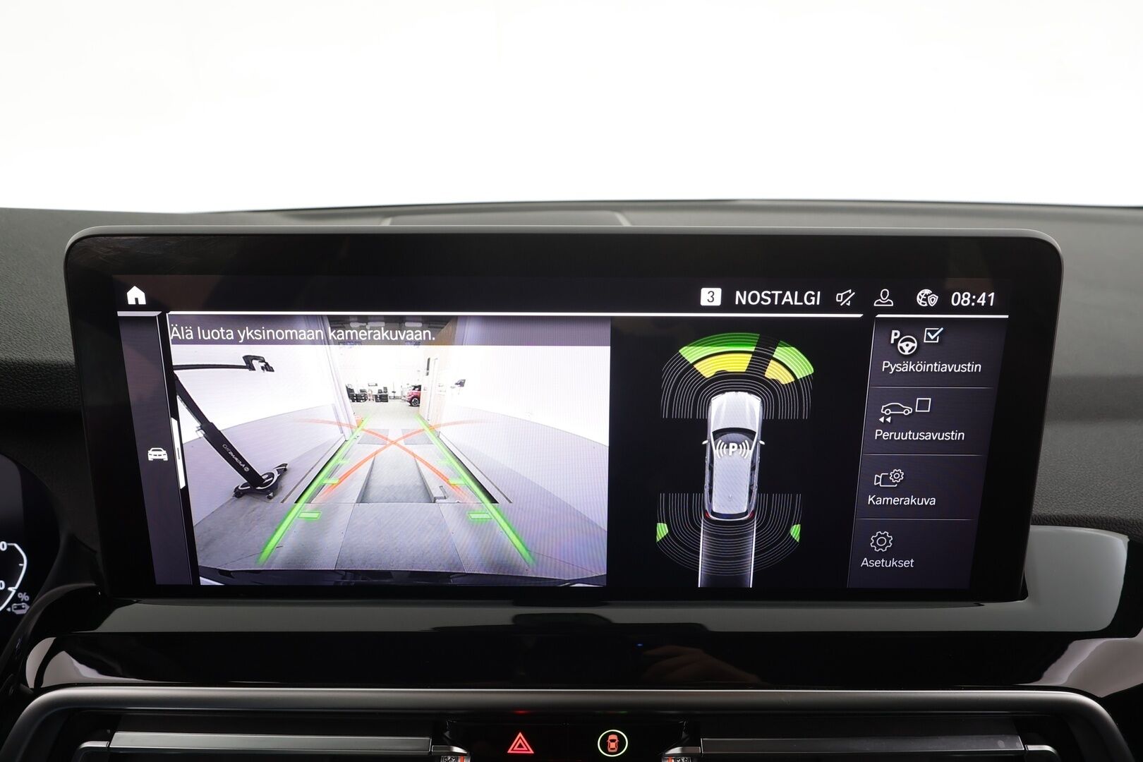 BMW X3 2023 G01 xDrive 30e A Charged Edition * ACC / Koukku / P.Kamera / LED / Sporttinahat / Kaistavahti / Navi * - 1-om Suomi-auto / Kahdet renkaat aluvanteilla / 2x Latauskaapelit