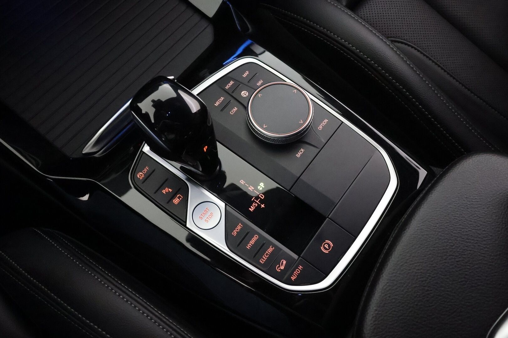 BMW X3 2023 G01 xDrive 30e A Charged Edition * ACC / Koukku / P.Kamera / LED / Sporttinahat / Kaistavahti / Navi * - 1-om Suomi-auto / Kahdet renkaat aluvanteilla / 2x Latauskaapelit