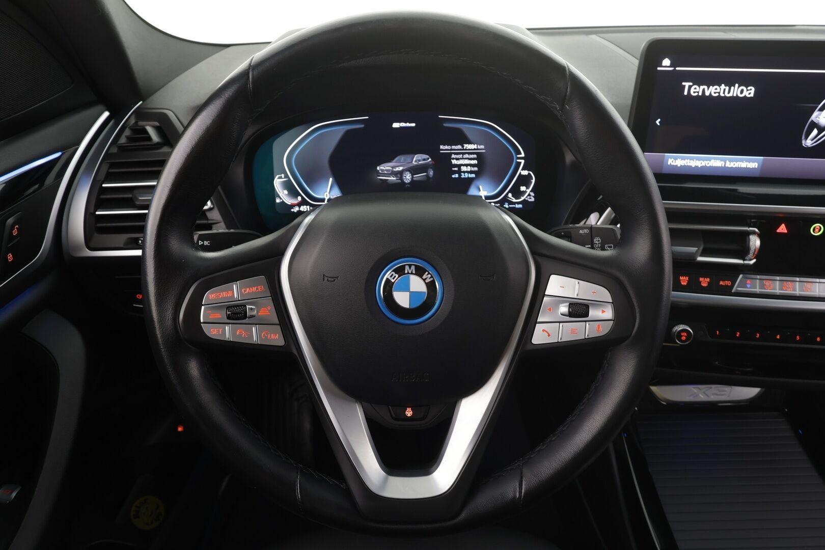 BMW X3 2023 G01 xDrive 30e A Charged Edition * ACC / Koukku / P.Kamera / LED / Sporttinahat / Kaistavahti / Navi * - 1-om Suomi-auto / Kahdet renkaat aluvanteilla / 2x Latauskaapelit