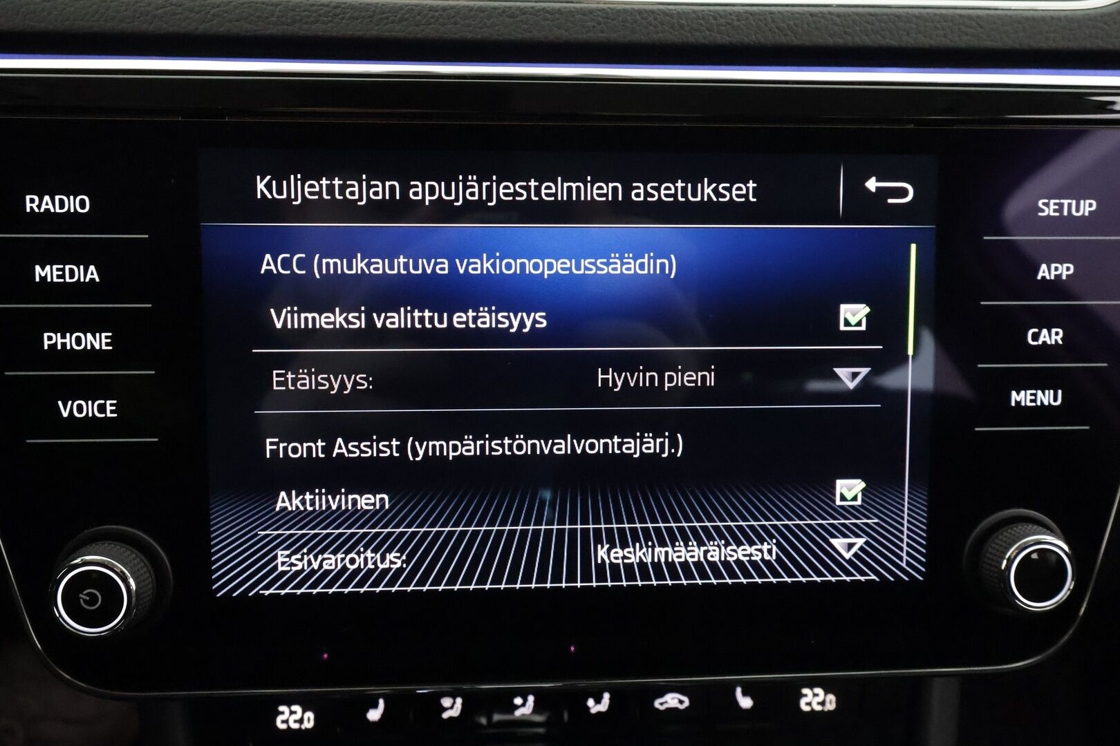 Skoda Superb 2020 Combi 2,0 TDI 190 4x4 Style DSG * Webasto / Koukku / ACC / Matrix / Canton / P.kamera / Muistipenkki * - Merkkihuollot / Kahdet renkaat aluvanteilla