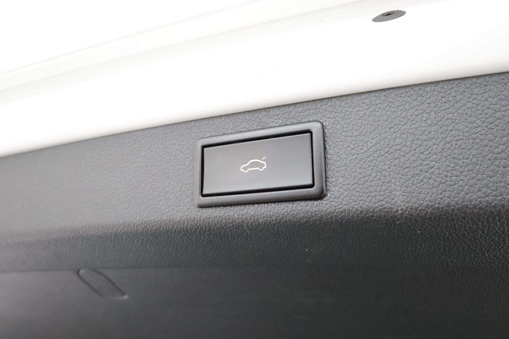 Skoda Superb 2020 Combi 2,0 TDI 190 4x4 Style DSG * Webasto / Koukku / ACC / Matrix / Canton / P.kamera / Muistipenkki * - Merkkihuollot / Kahdet renkaat aluvanteilla