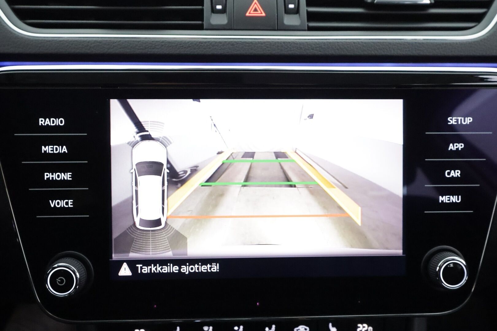 Skoda Superb 2020 Combi 2,0 TDI 190 4x4 Style DSG * Webasto / Koukku / ACC / Matrix / Canton / P.kamera / Muistipenkki * - Merkkihuollot / Kahdet renkaat aluvanteilla