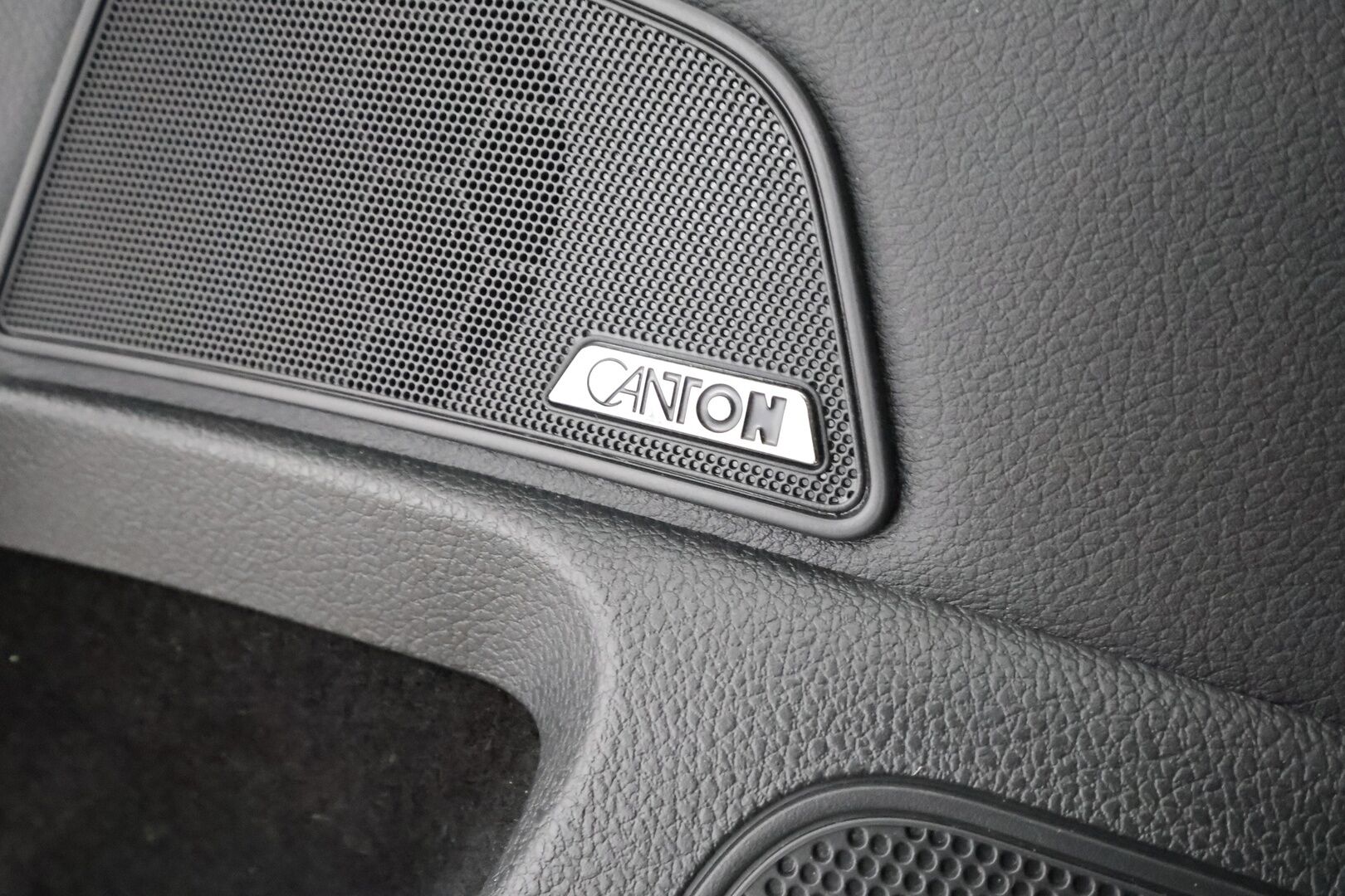 Skoda Superb 2020 Combi 2,0 TDI 190 4x4 Style DSG * Webasto / Koukku / ACC / Matrix / Canton / P.kamera / Muistipenkki * - Merkkihuollot / Kahdet renkaat aluvanteilla