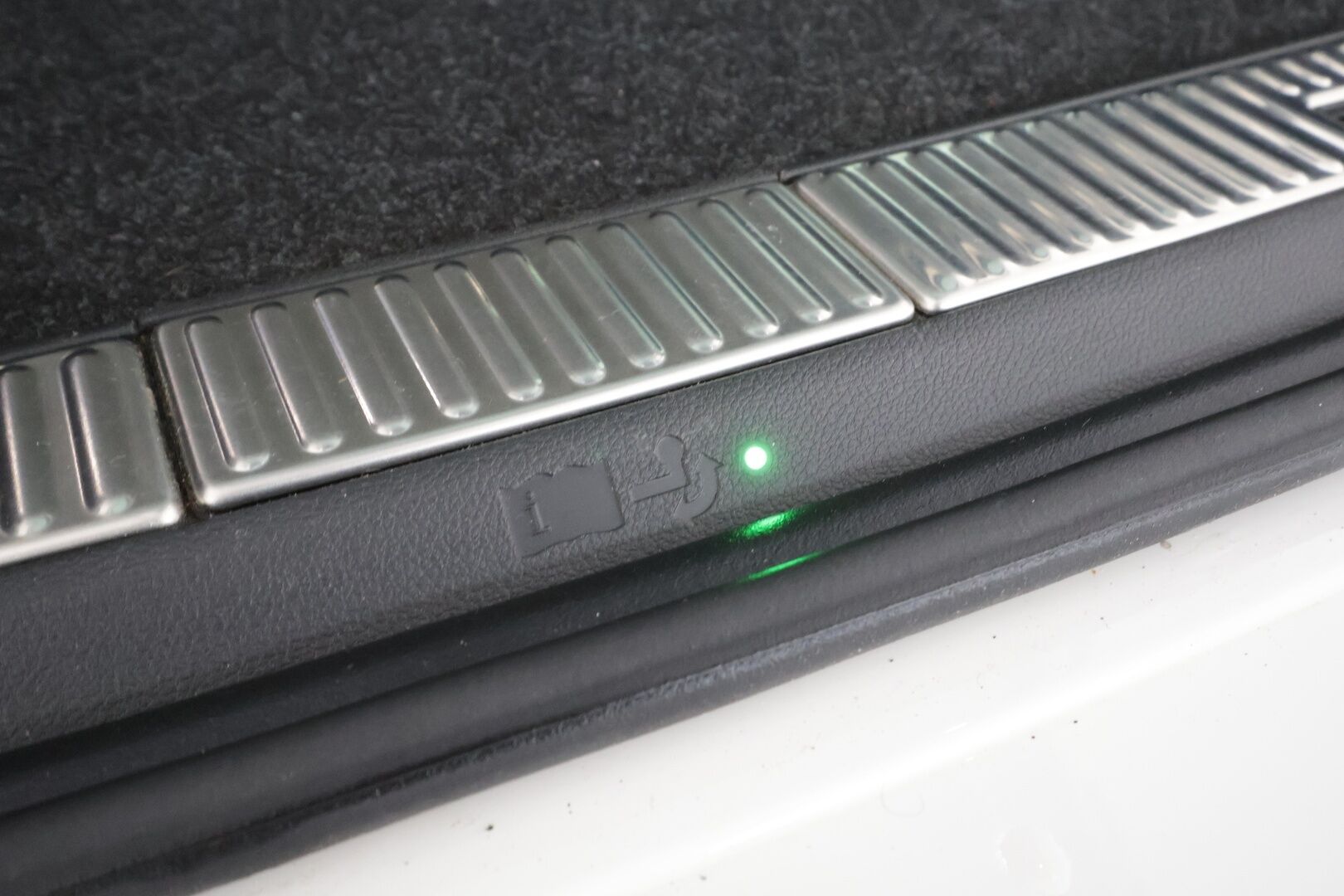 Skoda Superb 2020 Combi 2,0 TDI 190 4x4 Style DSG * Webasto / Koukku / ACC / Matrix / Canton / P.kamera / Muistipenkki * - Merkkihuollot / Kahdet renkaat aluvanteilla