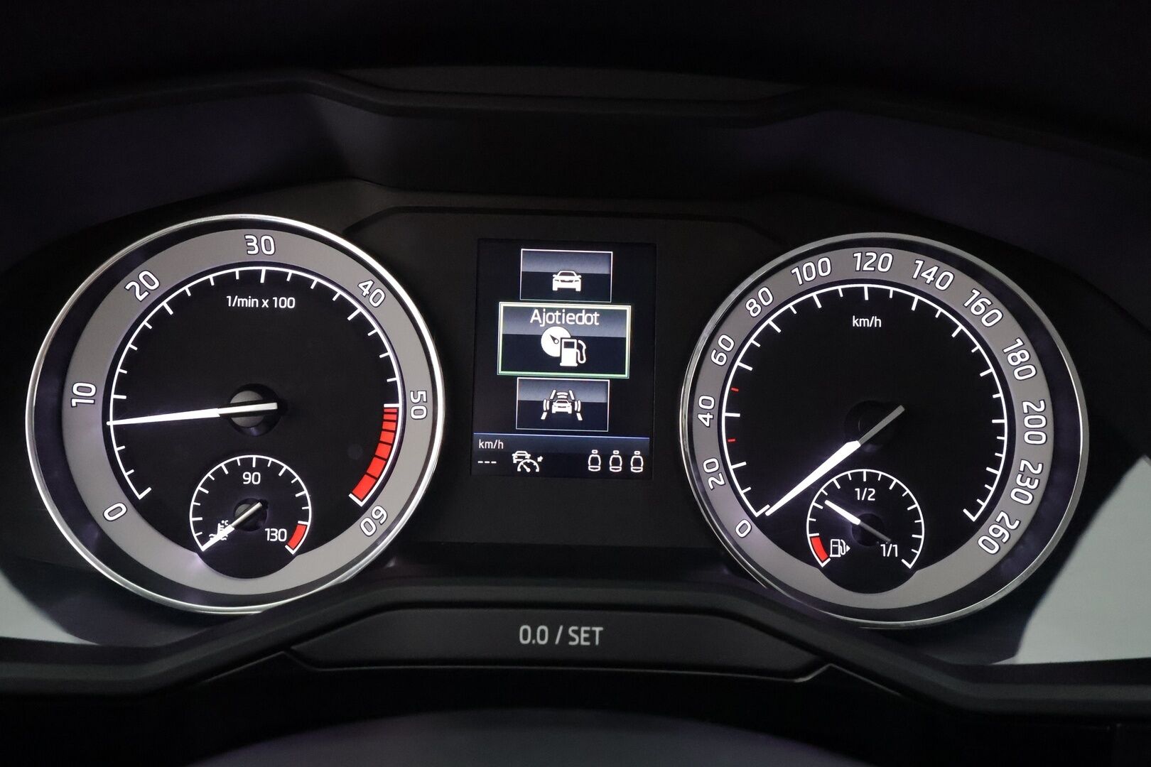 Skoda Superb 2020 Combi 2,0 TDI 190 4x4 Style DSG * Webasto / Koukku / ACC / Matrix / Canton / P.kamera / Muistipenkki * - Merkkihuollot / Kahdet renkaat aluvanteilla