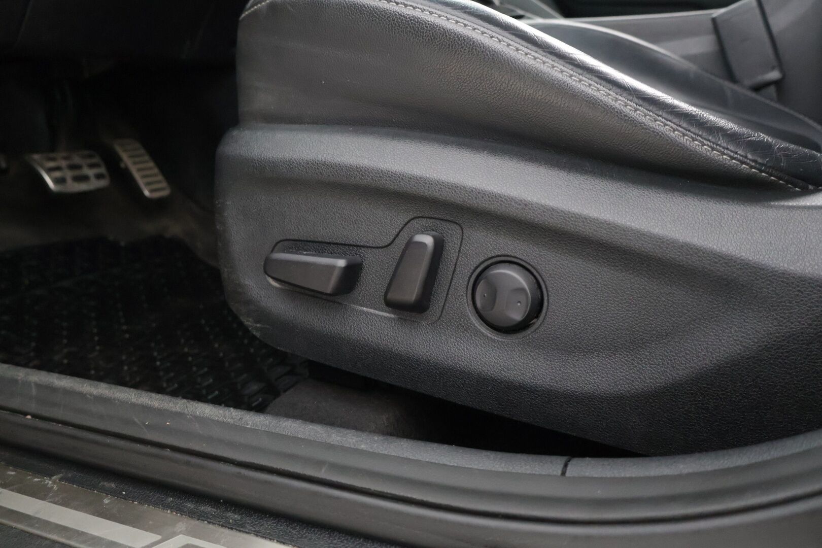 Kia Niro 2019 1,6 GDI Plug-in Hybrid Business Premium - | Adapt.vakkari | Nahat | P-kamera | KeylessGo | CarPlay |
