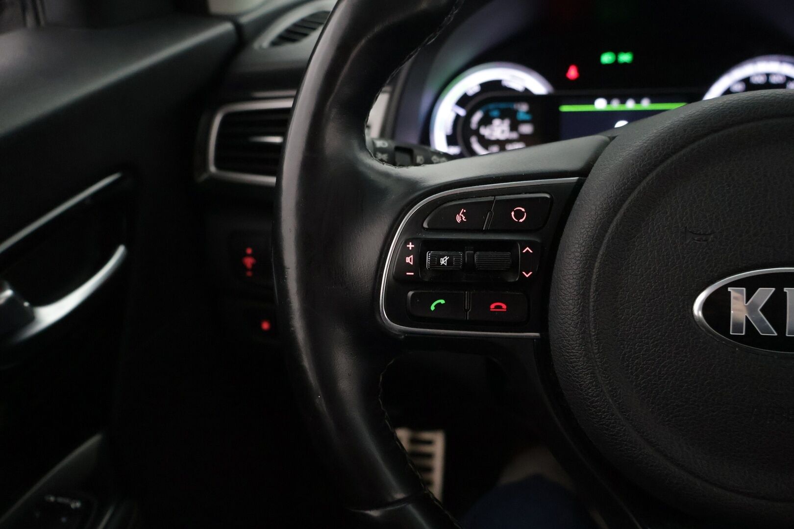 Kia Niro 2019 1,6 GDI Hybrid Business Premium DCT * Adapt.vakkari / Nahat / P-kamera / KeylessGo / CarPlay * - HULLUT AVAJAISHULINAT KORKOTARJOUS 3,29 %