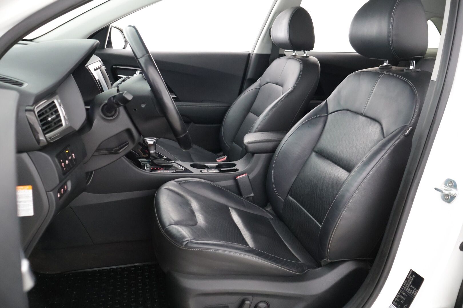 Kia Niro 2019 1,6 GDI Hybrid Business Premium DCT * Adapt.vakkari / Nahat / P-kamera / KeylessGo / CarPlay * - HULLUT AVAJAISHULINAT KORKOTARJOUS 3,29 %