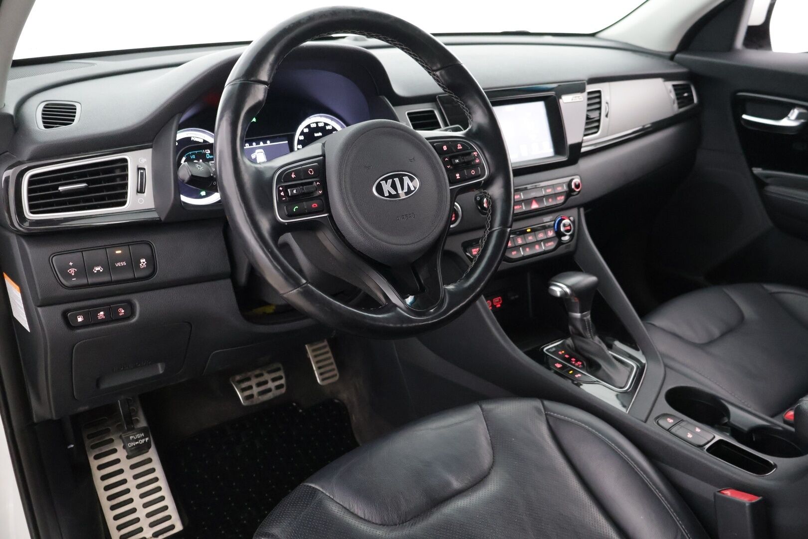 Kia Niro 2019 1,6 GDI Hybrid Business Premium DCT * Adapt.vakkari / Nahat / P-kamera / KeylessGo / CarPlay * - HULLUT AVAJAISHULINAT KORKOTARJOUS 3,29 %