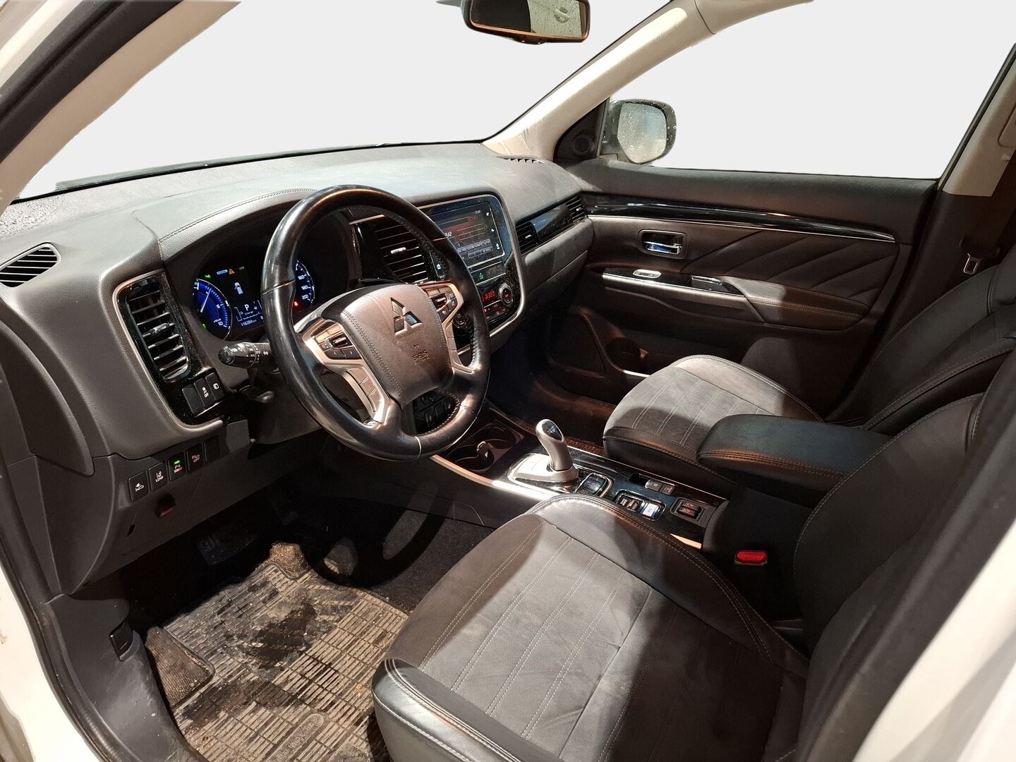 Mitsubishi Outlander PHEV 2019 Instyle 4WD 5P / Adapt.vakkari / P.kamera / Kaistavahti / Koukku / Ratinlämmitin - Tulossa myyntiin! - HULLUT JOULUT KORKOTARJOUS 2,49% 