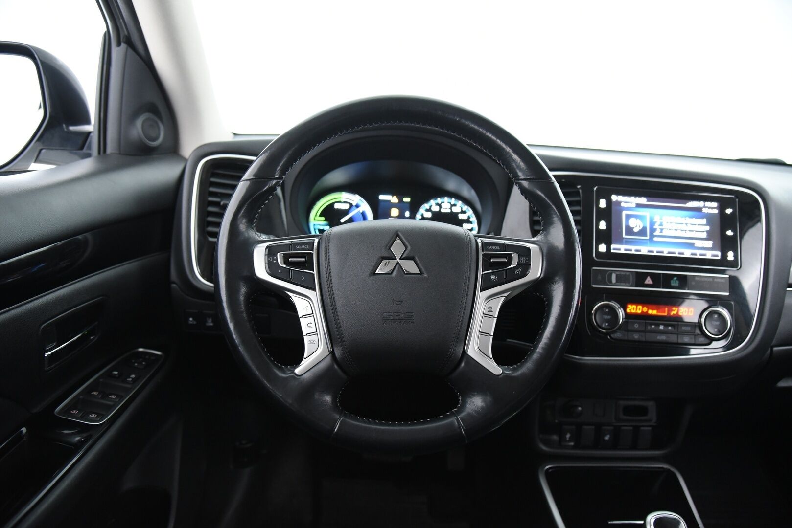 Mitsubishi Outlander PHEV 2019 Instyle 4WD 5P /  LED / Adapt.vakkari / P.kamera / Kaistavahti / Koukku / Ratinlämmitin - Akkukäyttöinen lisälämmitin / 2x aumiinivanteet