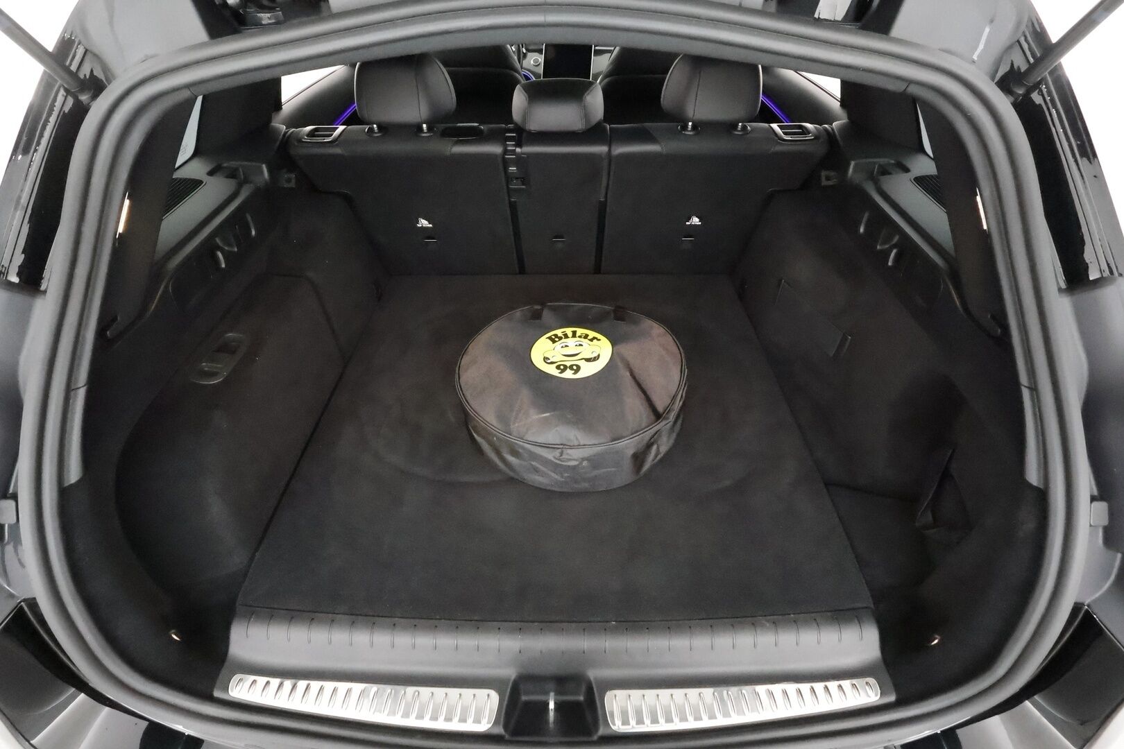 Mercedes-Benz C 2023 300 e T A Business AMG - 1.Om Suomi-auto | Merkkihuollettu | Distronic Pro | Koukku | P.Kamera | Puolinahat | Navi | LED | Sähköluukku | Facelift