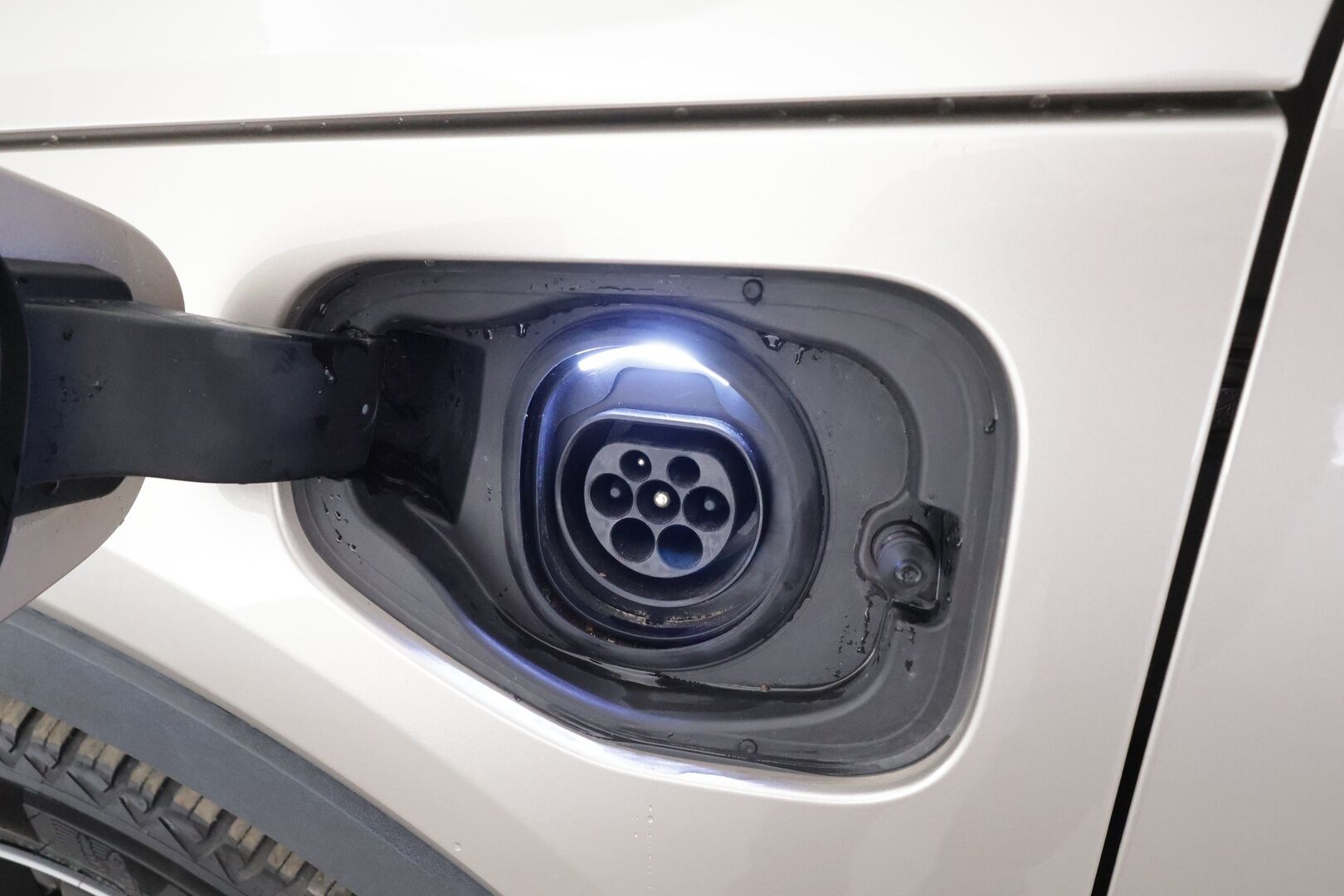 Volvo XC40 2023 T5 TwE Plus Dark aut * ACC / Koukku / H&K / Muistipenkki / BLIS / LED / Navi / Keyless / Sporttipenkit * - 1.Om Suomi-auto / Kahdet renkaat aluvanteilla / Säntilliset huollot - HULLUT AVAJAISHULINAT KORKOTARJOUS 3,29 %