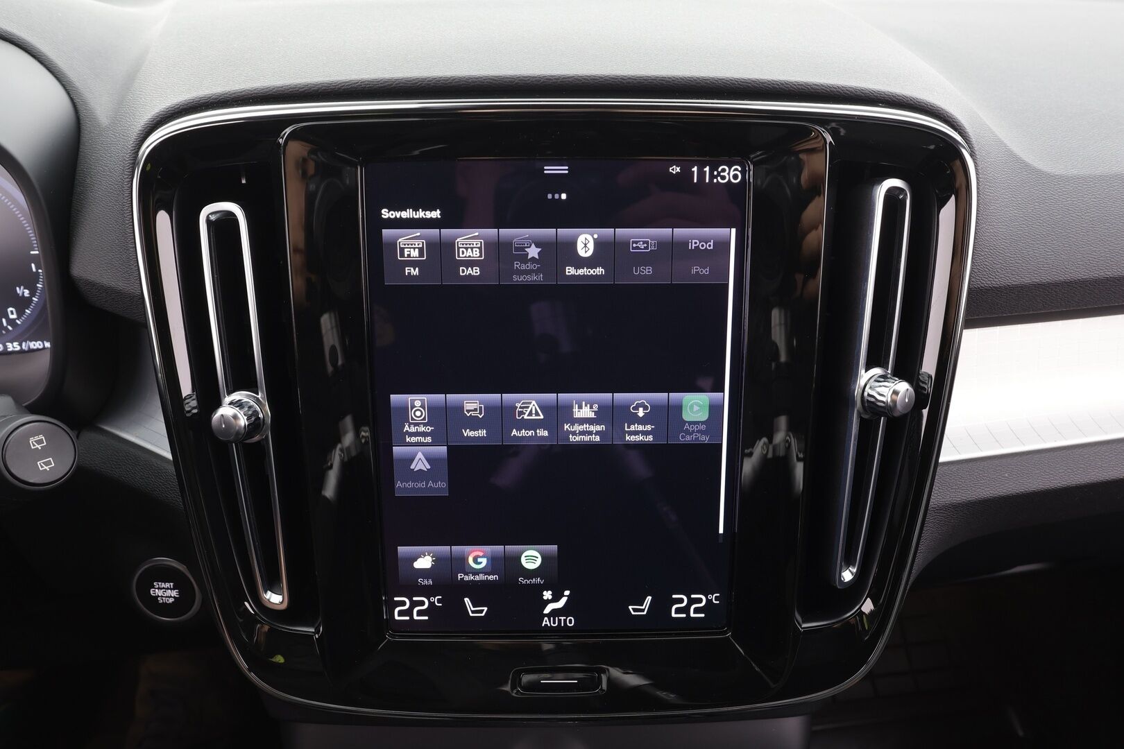 Volvo XC40 2023 T5 TwE Plus Dark aut * ACC / Koukku / H&K / Muistipenkki / BLIS / LED / Navi / Keyless / Sporttipenkit * - 1.Om Suomi-auto / Kahdet renkaat aluvanteilla / Säntilliset huollot - HULLUT AVAJAISHULINAT KORKOTARJOUS 3,29 %