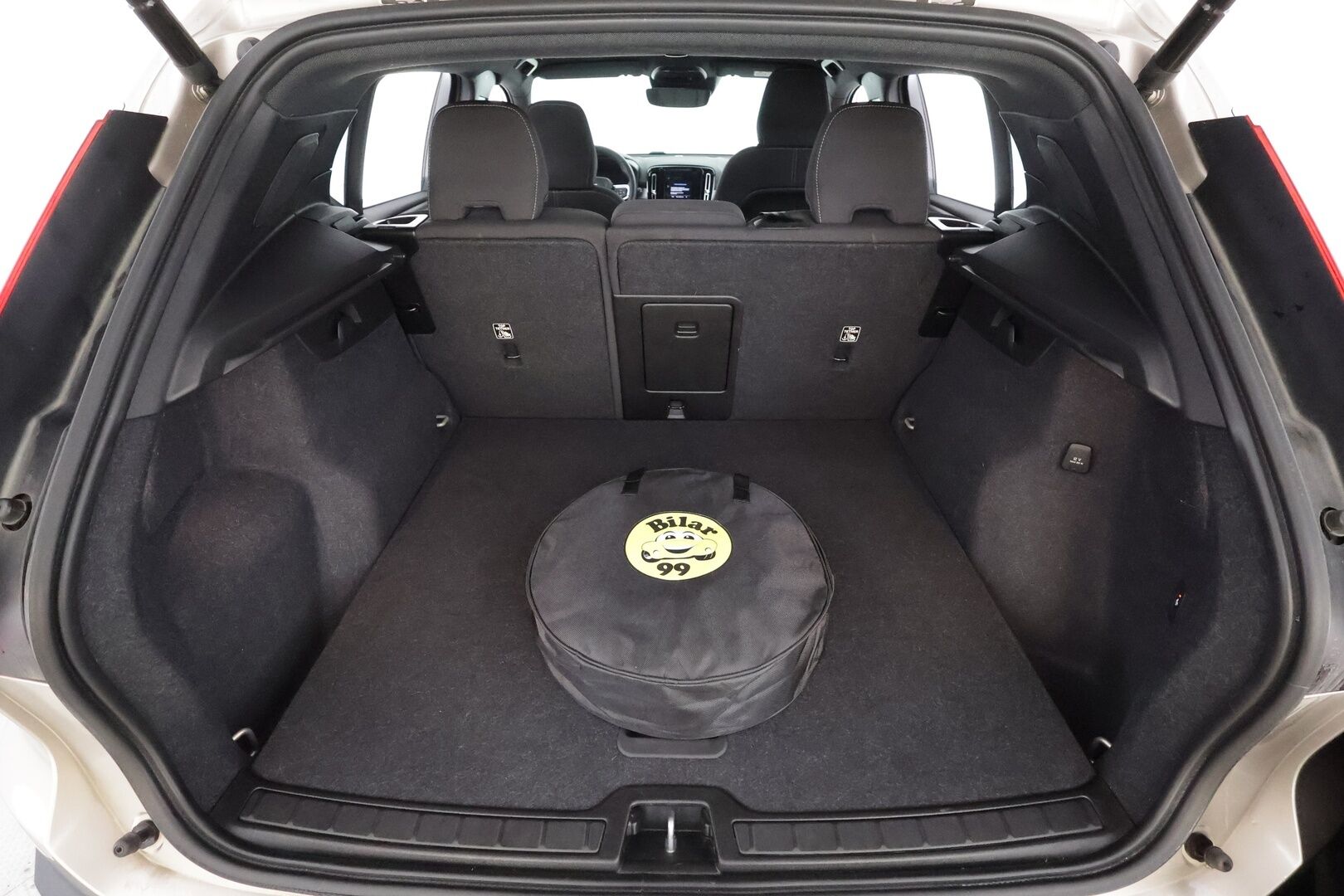 Volvo XC40 2023 T5 TwE Plus Dark aut * ACC / Koukku / H&K / Muistipenkki / BLIS / LED / Navi / Keyless / Sporttipenkit * - 1.Om Suomi-auto / Kahdet renkaat aluvanteilla / Säntilliset huollot - HULLUT AVAJAISHULINAT KORKOTARJOUS 3,29 %