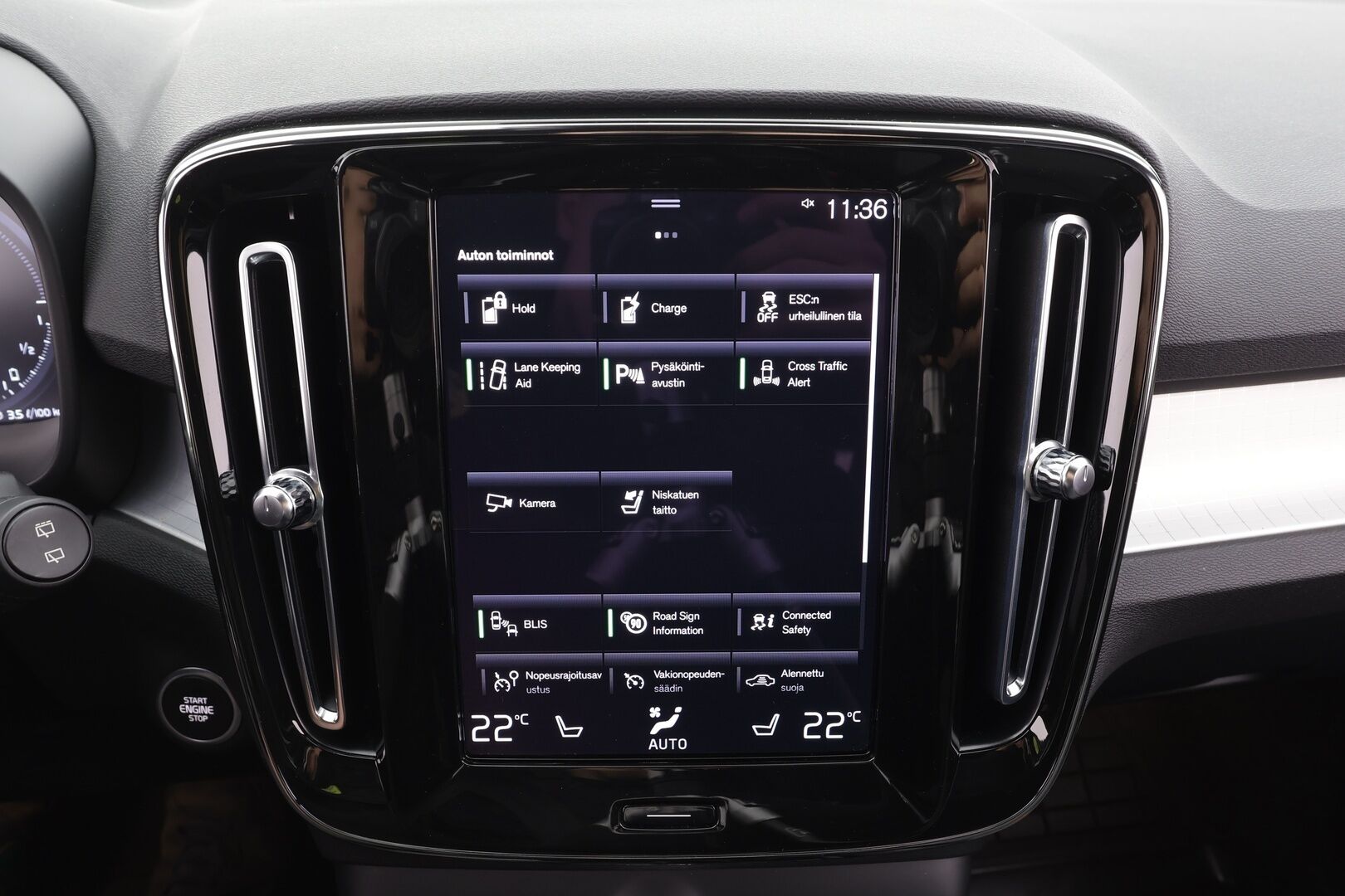 Volvo XC40 2023 T5 TwE Plus Dark aut * ACC / Koukku / H&K / Muistipenkki / BLIS / LED / Navi / Keyless / Sporttipenkit * - 1.Om Suomi-auto / Kahdet renkaat aluvanteilla / Säntilliset huollot - HULLUT AVAJAISHULINAT KORKOTARJOUS 3,29 %