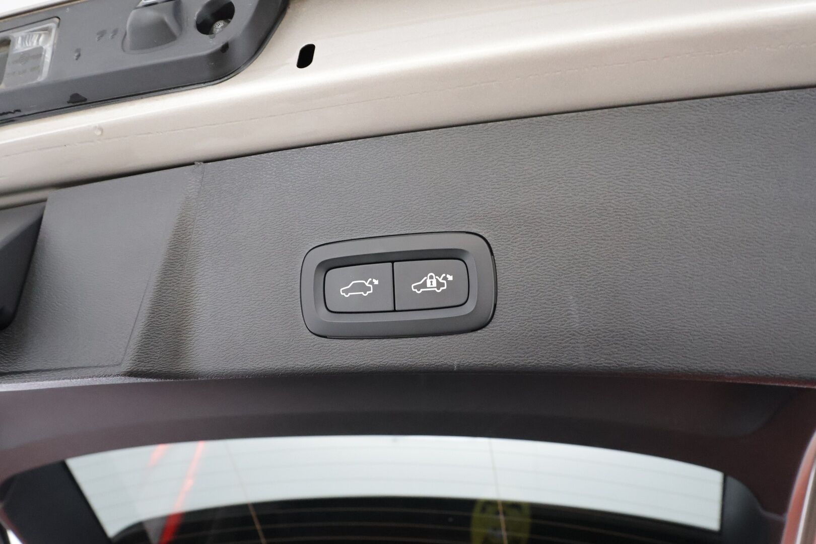 Volvo XC40 2023 T5 TwE Plus Dark aut * ACC / Koukku / H&K / Muistipenkki / BLIS / LED / Navi / Keyless / Sporttipenkit * - 1.Om Suomi-auto / Kahdet renkaat aluvanteilla / Säntilliset huollot - HULLUT AVAJAISHULINAT KORKOTARJOUS 3,29 %