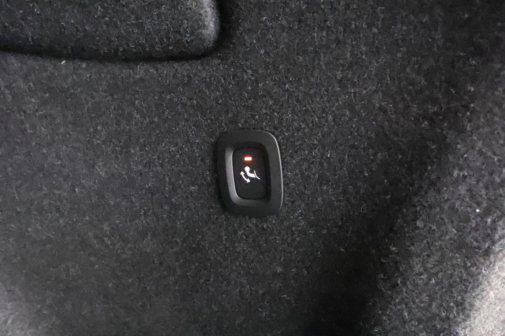 Volvo XC40 2023 T5 TwE Plus Dark aut * ACC / Koukku / H&K / Muistipenkki / BLIS / LED / Navi / Keyless / Sporttipenkit * - 1.Om Suomi-auto / Kahdet renkaat aluvanteilla / Säntilliset huollot - HULLUT AVAJAISHULINAT KORKOTARJOUS 3,29 %