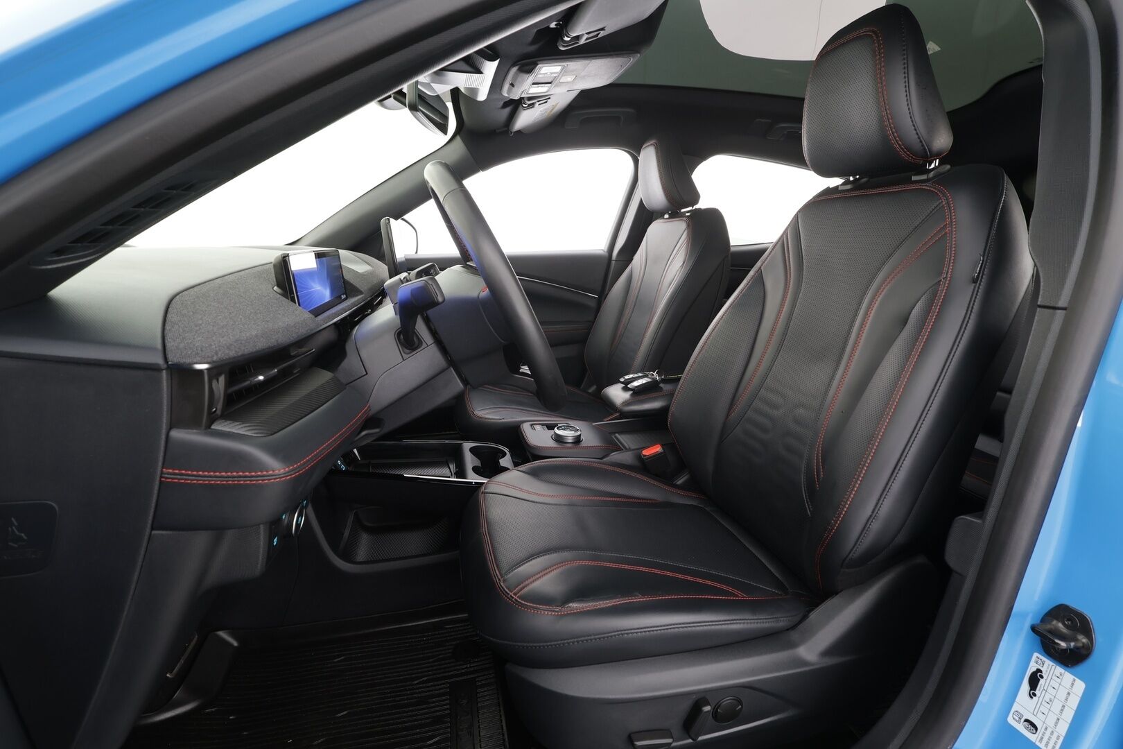 Ford Mustang Mach-E 2023 351hv AWD * Koukku / Lasikatto / ACC / 360° / B&O / Muistipenkki / Navi / Panorama / Keyless * - 1-om Suomi-auto / Akku kuntotarkastettu / 2x Latauskaapelit / Kahdet renkaat aluvanteilla / Merkkihuollot  