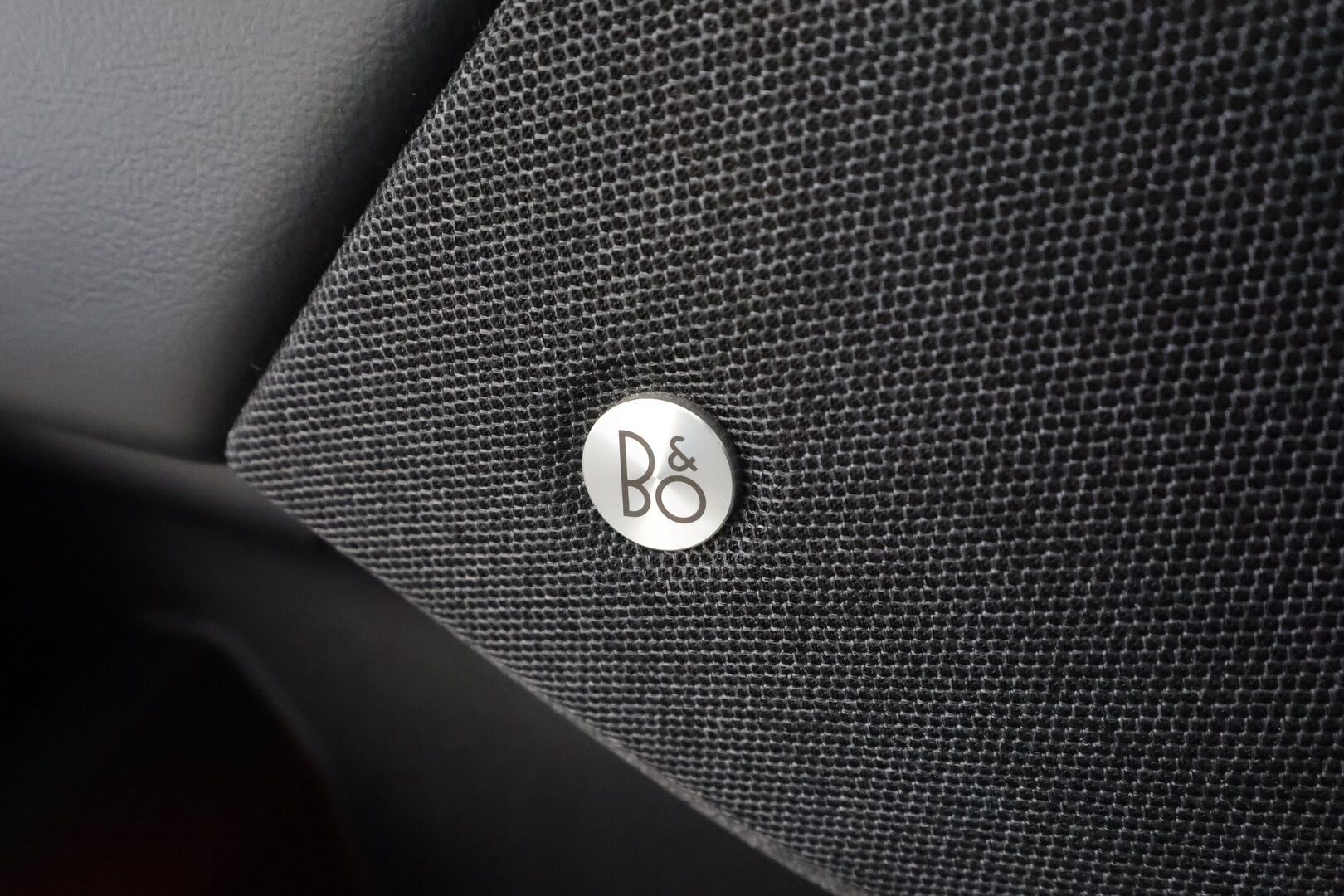 Ford Mustang Mach-E 2023 351hv AWD * Koukku / Lasikatto / ACC / 360° / B&O / Muistipenkki / Navi / Panorama / Keyless * - 1-om Suomi-auto / Akku kuntotarkastettu / 2x Latauskaapelit / Kahdet renkaat aluvanteilla / Merkkihuollot  