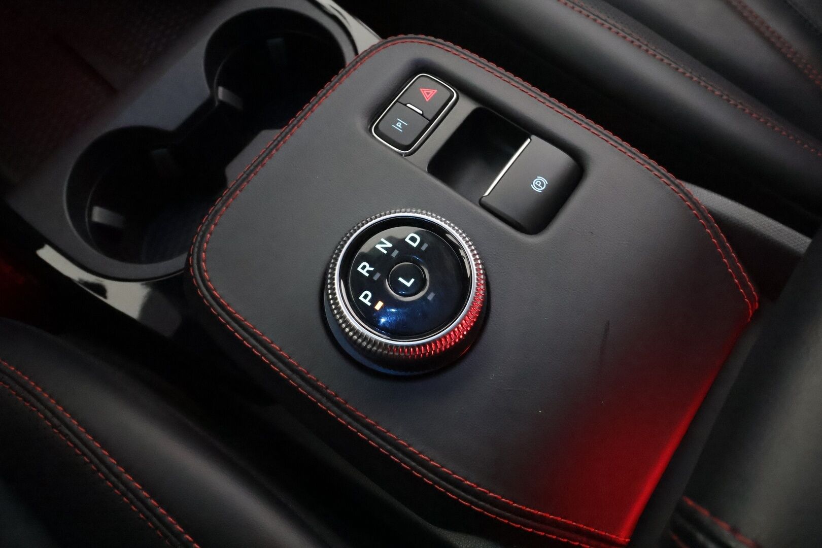 Ford Mustang Mach-E 2023 351hv AWD * Koukku / Lasikatto / ACC / 360° / B&O / Muistipenkki / Navi / Panorama / Keyless * - 1-om Suomi-auto / Akku kuntotarkastettu / 2x Latauskaapelit / Kahdet renkaat aluvanteilla / Merkkihuollot  