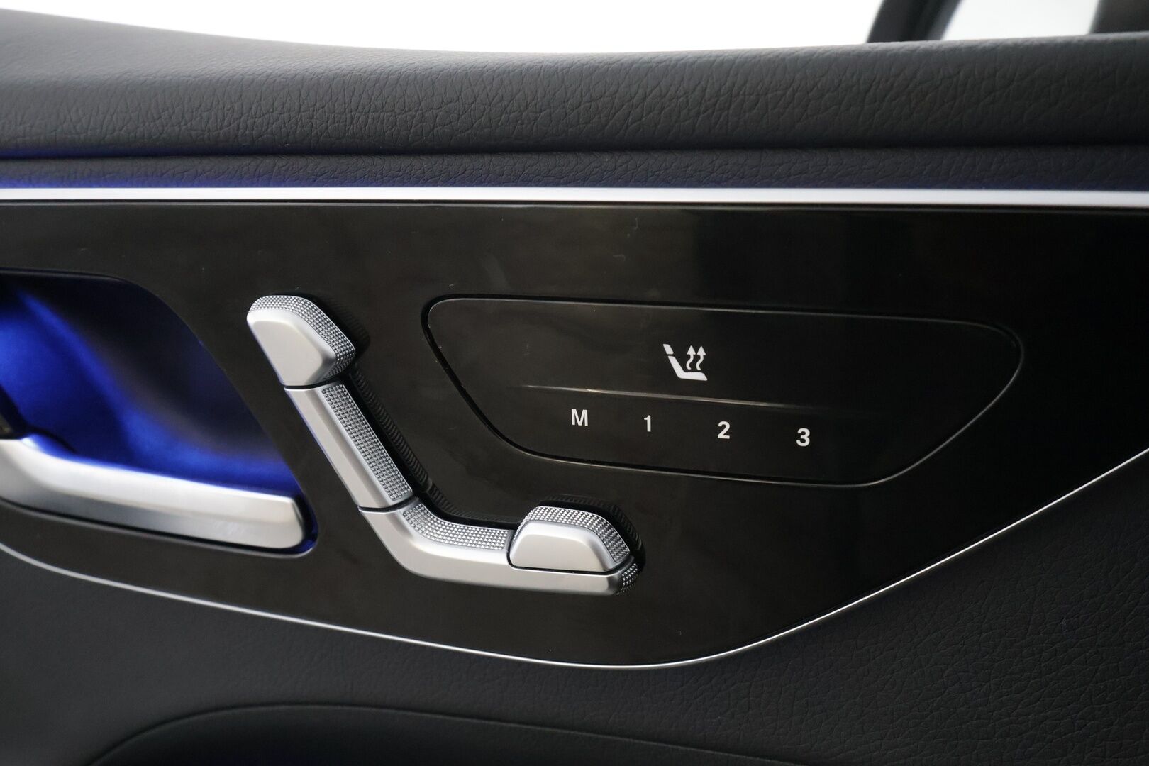 Mercedes-Benz C 2023 300 e T A Business * Distronic / Muistipenkit / LED / Koukku / Lisälämmitin / 360° * - 1.Om Suomi-auto / kahdet renkaat / Koti & Kauppalaturi