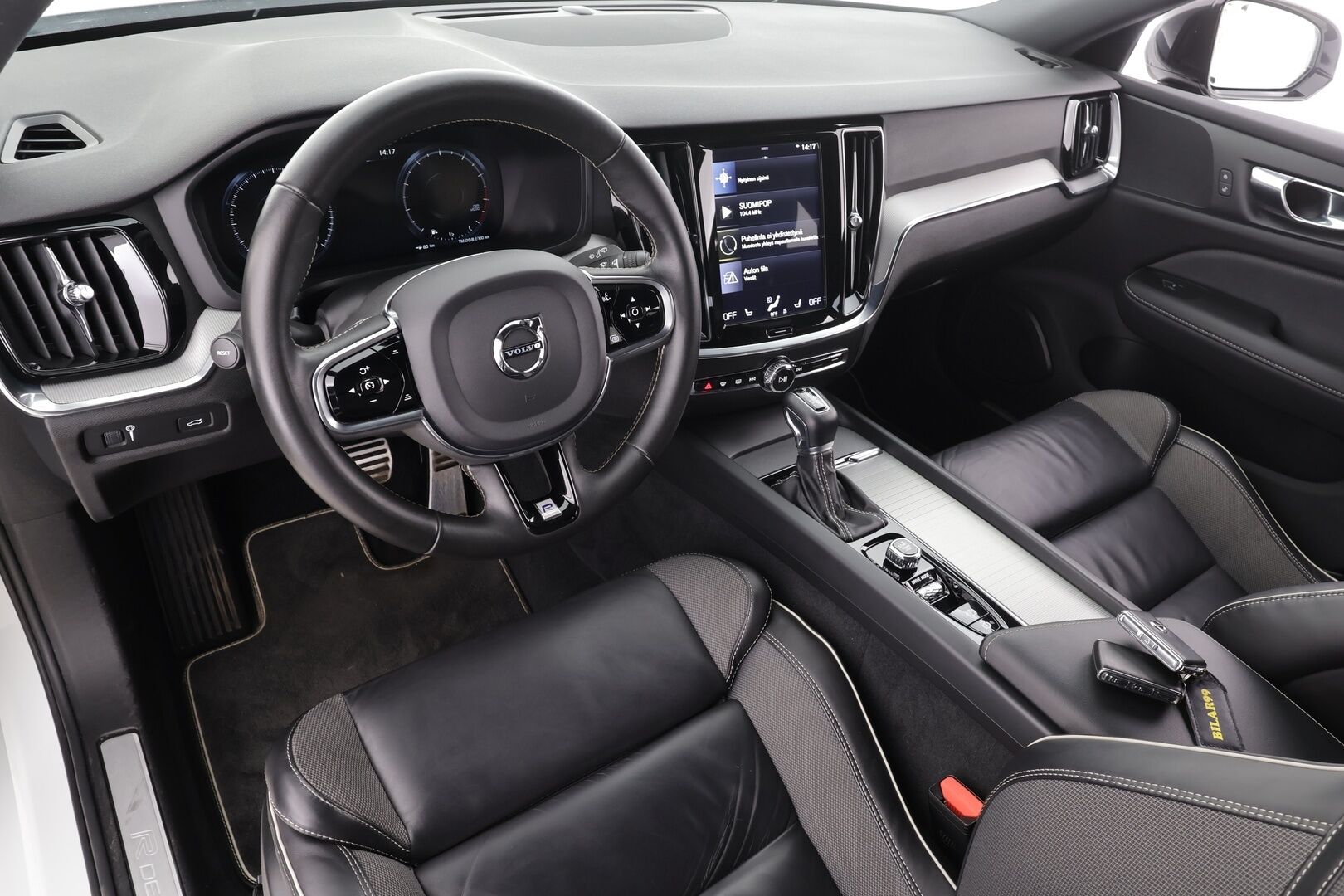 Volvo V60 2020 T4 Business R-Design aut * Webasto / ACC / Full-LED / P.kamera / Sportpenkki Muistilla / Navi / Kaistavahti / Keyless * - Suomi-auto / Kahdet renkaat / Merkkihuollettu!