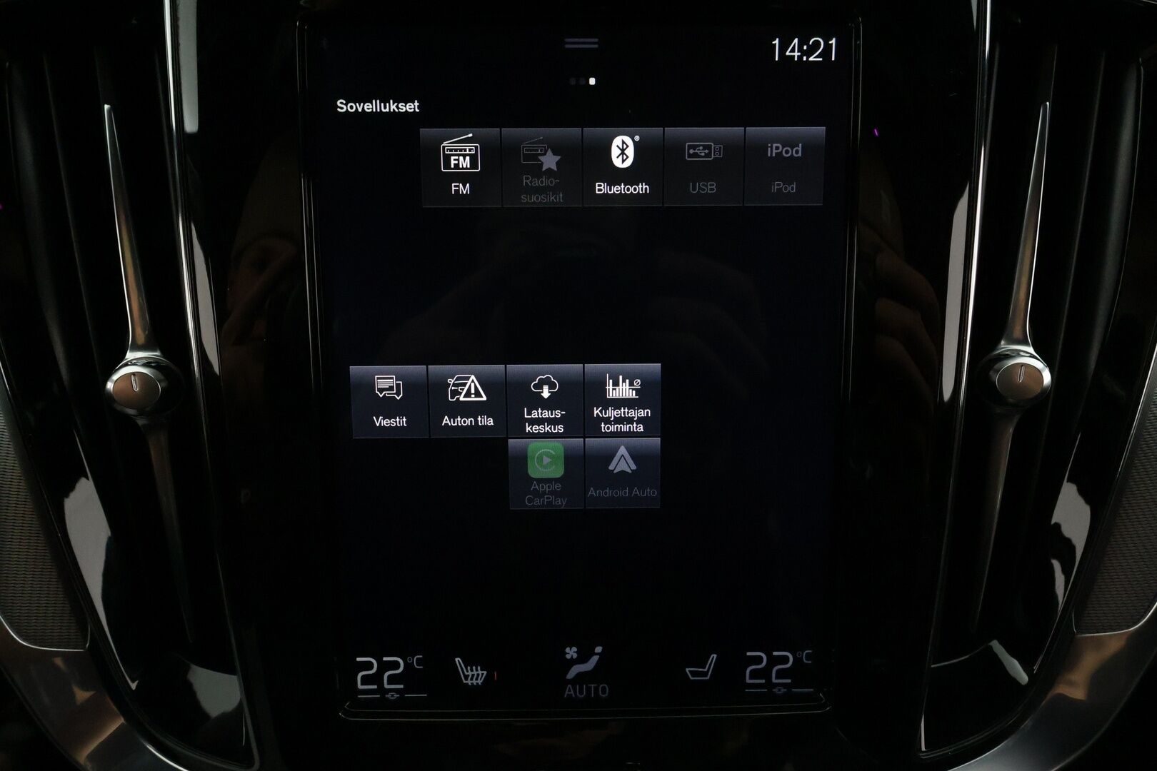 Volvo V60 2020 T4 Business R-Design aut * Webasto / ACC / Full-LED / P.kamera / Sportpenkki Muistilla / Navi / Kaistavahti / Keyless * - Suomi-auto / Kahdet renkaat / Merkkihuollettu!