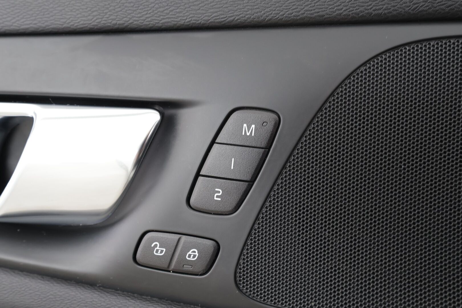 Volvo V60 2020 T4 Business R-Design aut * Webasto / ACC / Full-LED / P.kamera / Sportpenkki Muistilla / Navi / Kaistavahti / Keyless * - Suomi-auto / Kahdet renkaat / Merkkihuollettu!