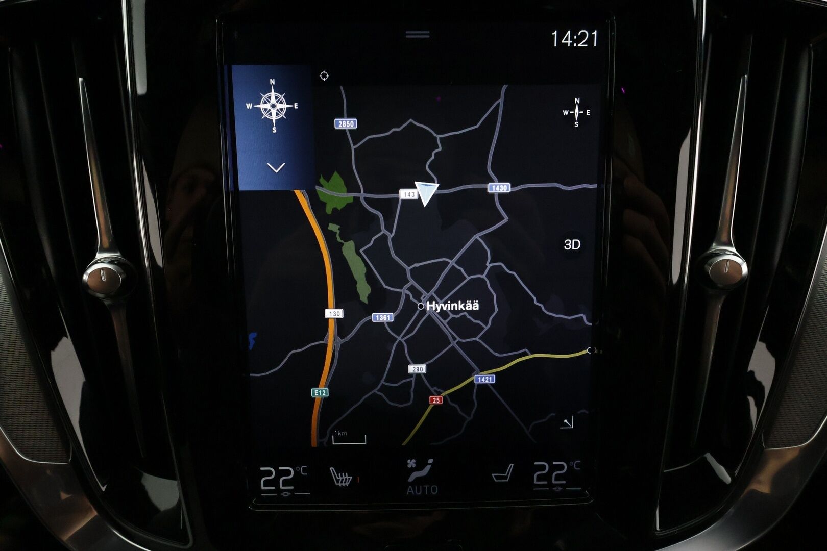 Volvo V60 2020 T4 Business R-Design aut * Webasto / ACC / Full-LED / P.kamera / Sportpenkki Muistilla / Navi / Kaistavahti / Keyless * - Suomi-auto / Kahdet renkaat / Merkkihuollettu!