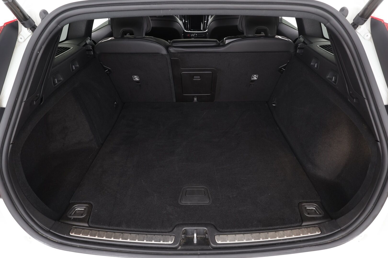 Volvo V60 2020 T4 Business R-Design aut * Webasto / ACC / Full-LED / P.kamera / Sportpenkki Muistilla / Navi / Kaistavahti / Keyless * - Suomi-auto / Kahdet renkaat / Merkkihuollettu!