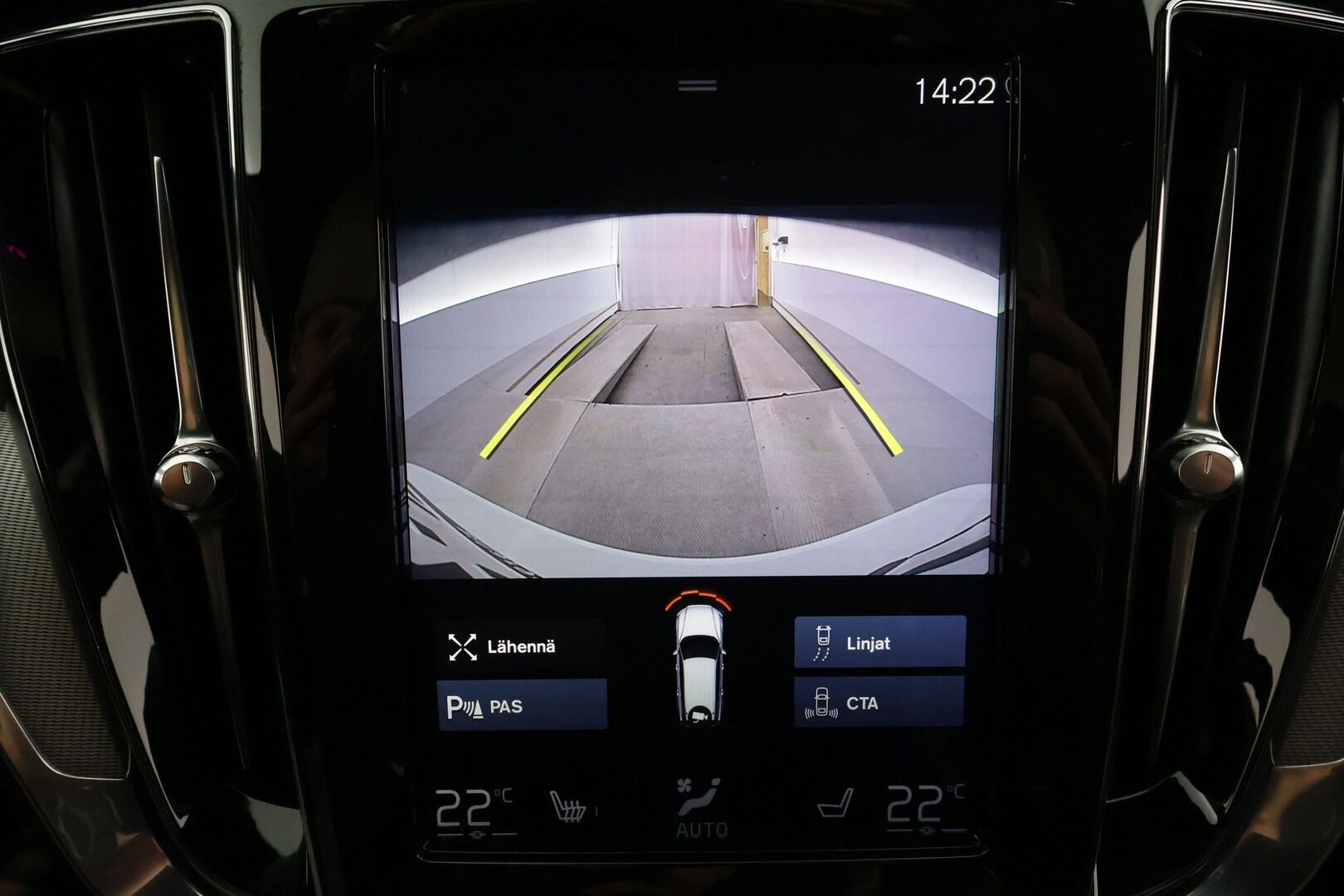 Volvo V60 2020 T4 Business R-Design aut * Webasto / ACC / Full-LED / P.kamera / Sportpenkki Muistilla / Navi / Kaistavahti / Keyless * - Suomi-auto / Kahdet renkaat / Merkkihuollettu!