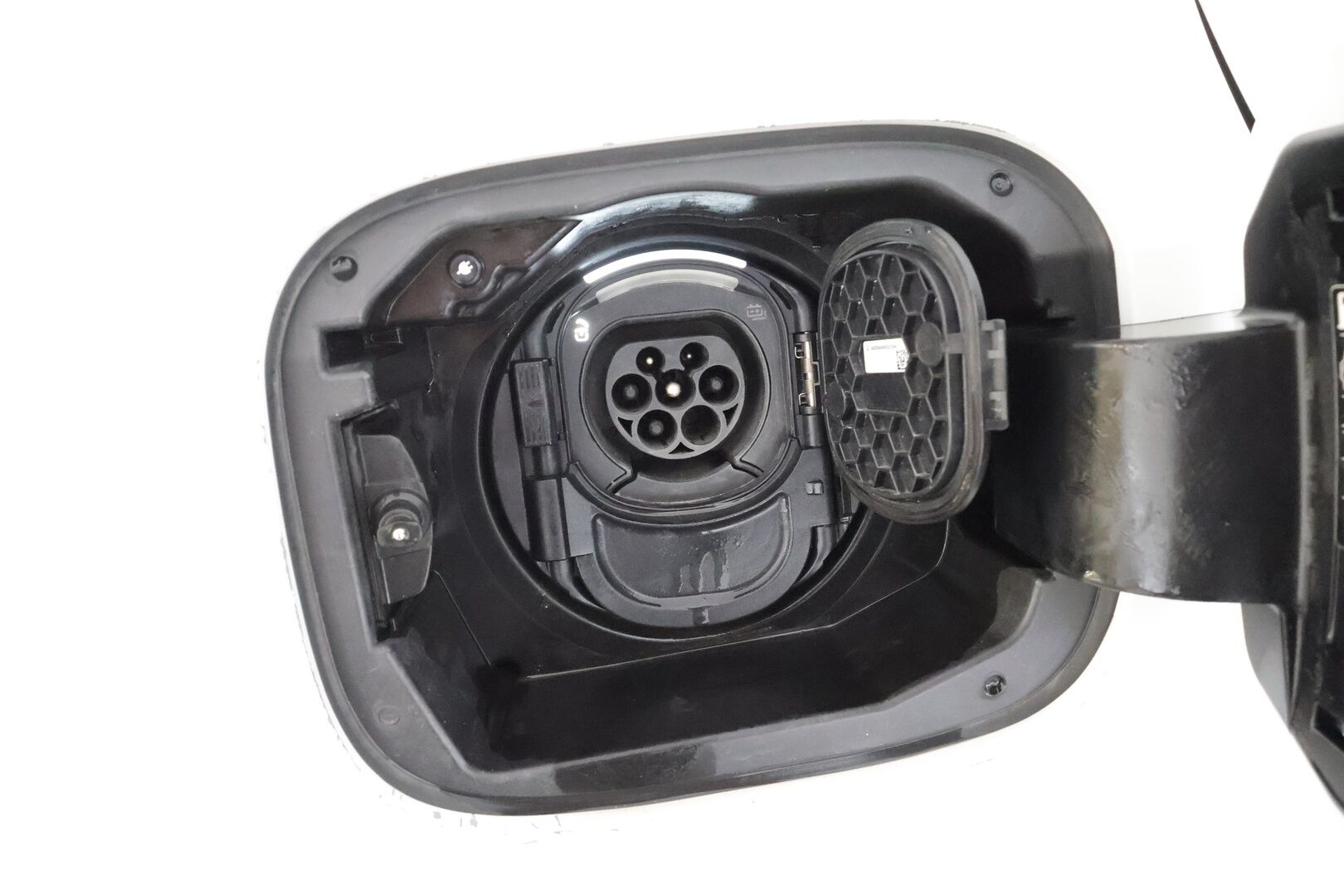 Mercedes-Benz A 2020 250 e A sedan Business AMG EQ Power * Vakkari / Midline / P.kamera / Sporttinahat / LED / Apple&Android * - Akku kutotarkastettu SoH95,9% / Suomi-auto / Kahdet renkaat aluvanteilla / Merkkihuollettu