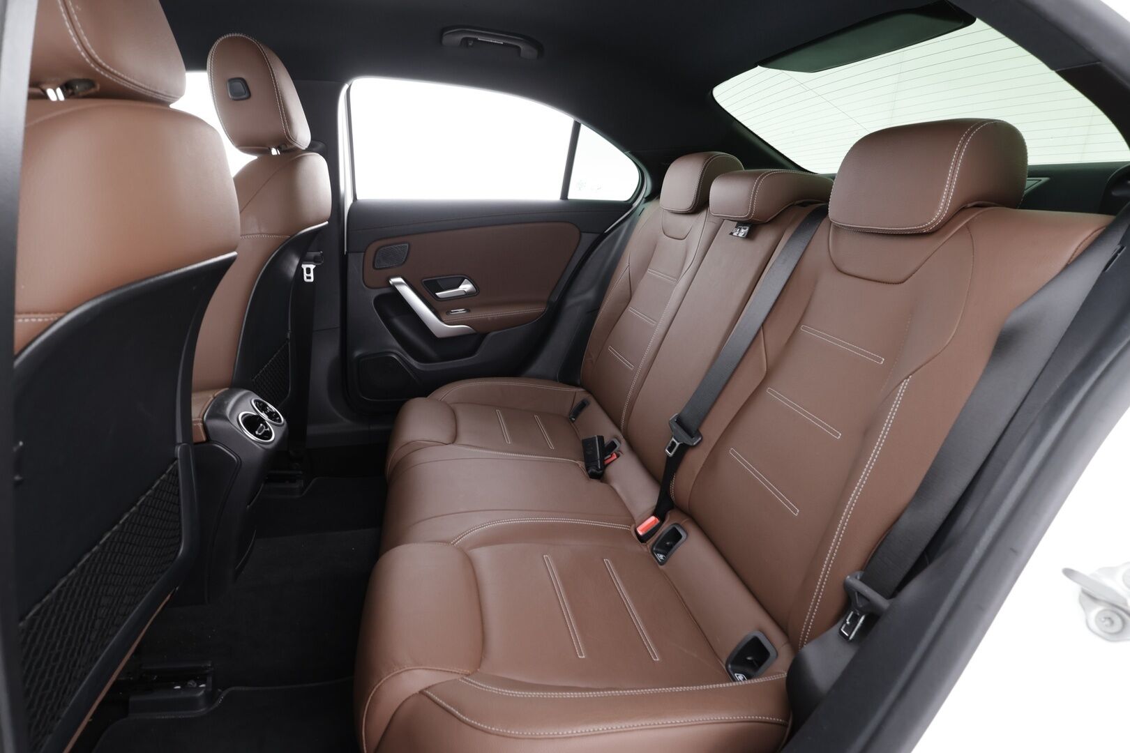 Mercedes-Benz A 2020 250 e A sedan Business AMG EQ Power * Vakkari / Midline / P.kamera / Sporttinahat / LED / Apple&Android * - Akku kutotarkastettu SoH95,9% / Suomi-auto / Kahdet renkaat aluvanteilla / Merkkihuollettu