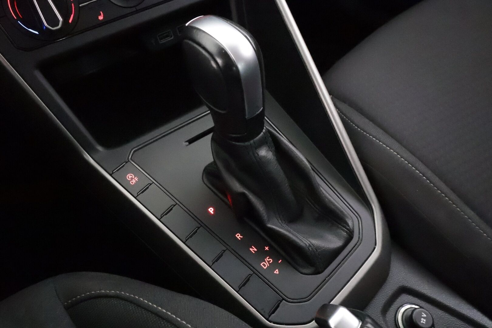 Volkswagen Polo 2020 Style 1,0 TSI 70 kW DSG-automaatti - | ACC | P.Kamera | Sisätilanlämmitin | Apple&Android | Penkinlämmittimet | Ilmastointi | 1-om Suomi-auto | Kahdet renkaat |