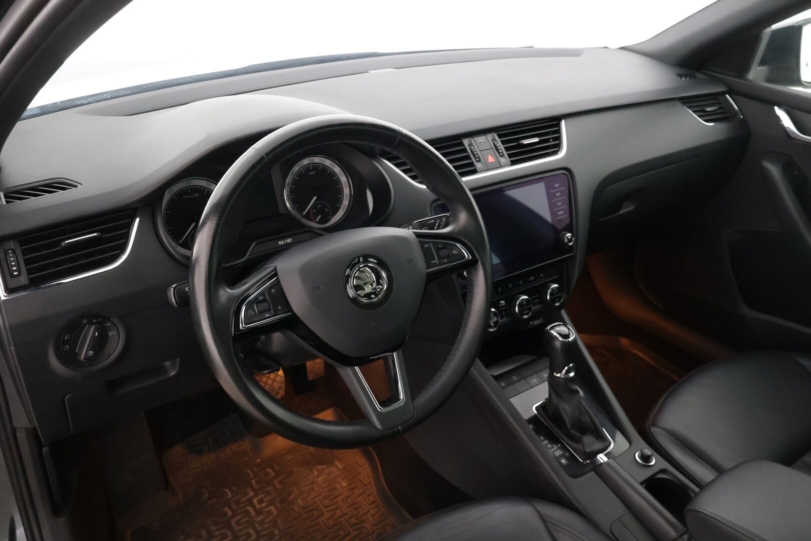 Skoda Octavia 2020 Combi 1,5 TSI G-TEC Style BusinessLine DSG Autom. * Adapt. Cruise / Muistipenkki / P-Kamera / Nahka / Tunnelmavalaistus* - 2 om. Suomi-auto HUIPPU VARUSTELTU!