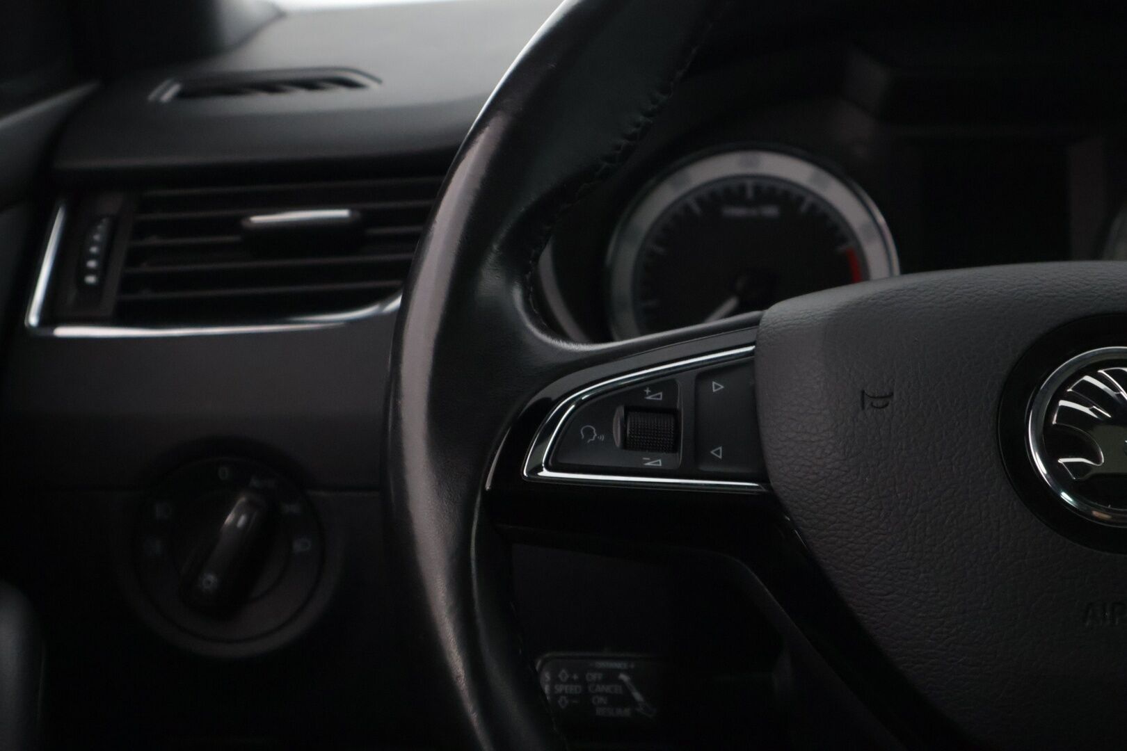 Skoda Octavia 2020 Combi 1,5 TSI G-TEC Style BusinessLine DSG Autom. * Adapt. Cruise / Muistipenkki / P-Kamera / Nahka / Tunnelmavalaistus* - 2 om. Suomi-auto HUIPPU VARUSTELTU!